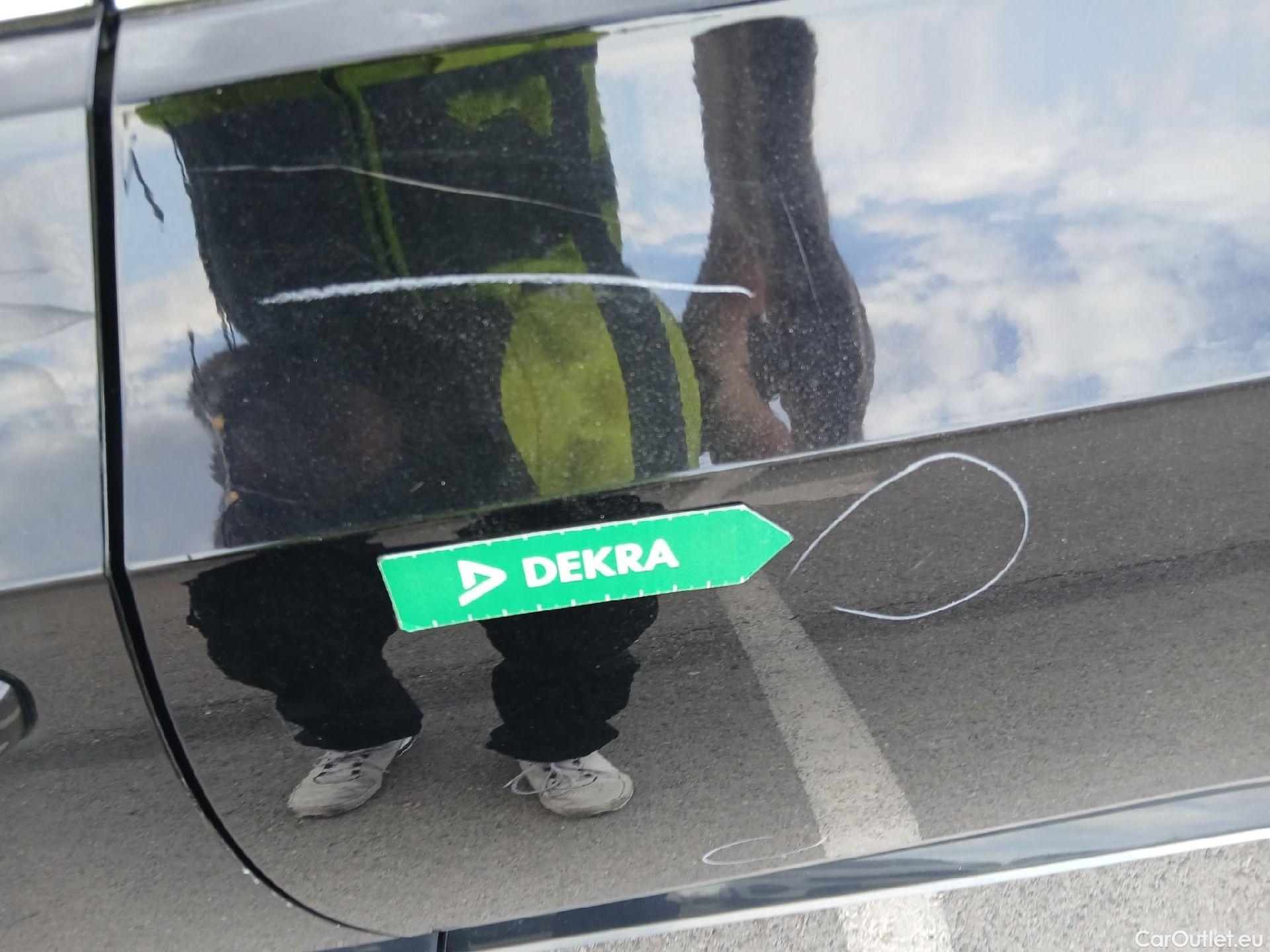  Volkswagen  Arteon VOLKSWAGEN  / 2017 / 5P / berlina con portón R-Line 2.0 TDI 110kW (150CV) #24