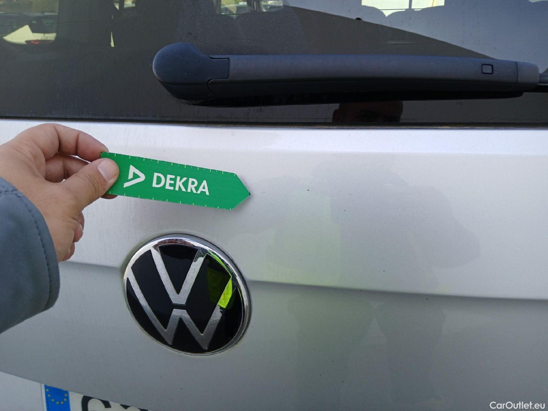  Volkswagen  Touran VOLKSWAGEN  / 2015 / 5P / monovolumen compacto Advance 2.0 TDI 90kW (122CV) #15