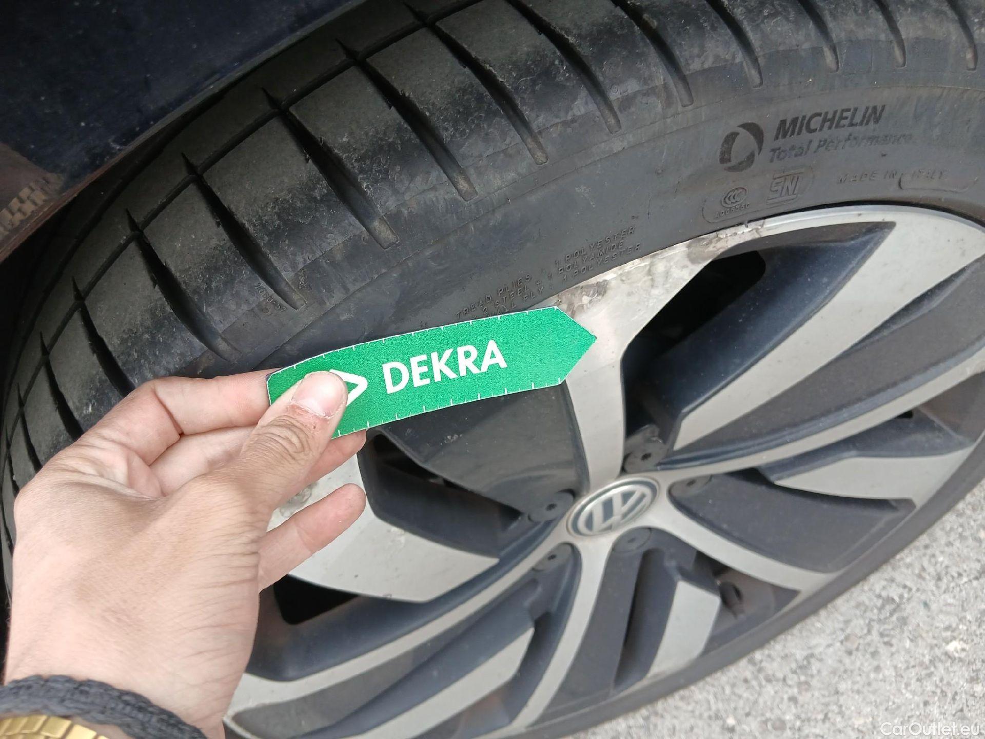  Volkswagen  Arteon VOLKSWAGEN  / 2017 / 5P / berlina con portón R-Line 2.0 TDI 110kW (150CV) #35