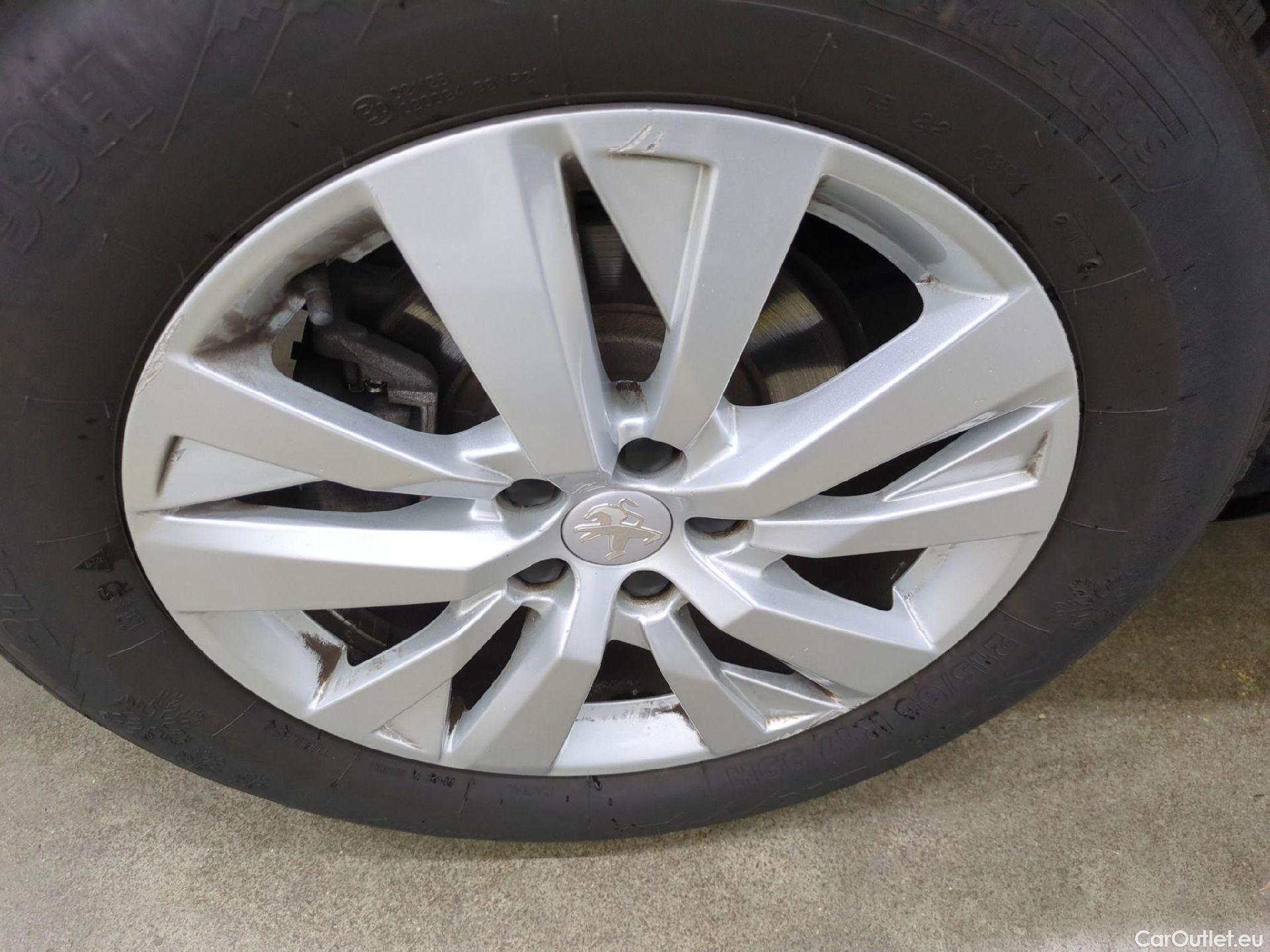  Peugeot  3008  Active 1.5 HDi 130CV BVM6 E6dT #17