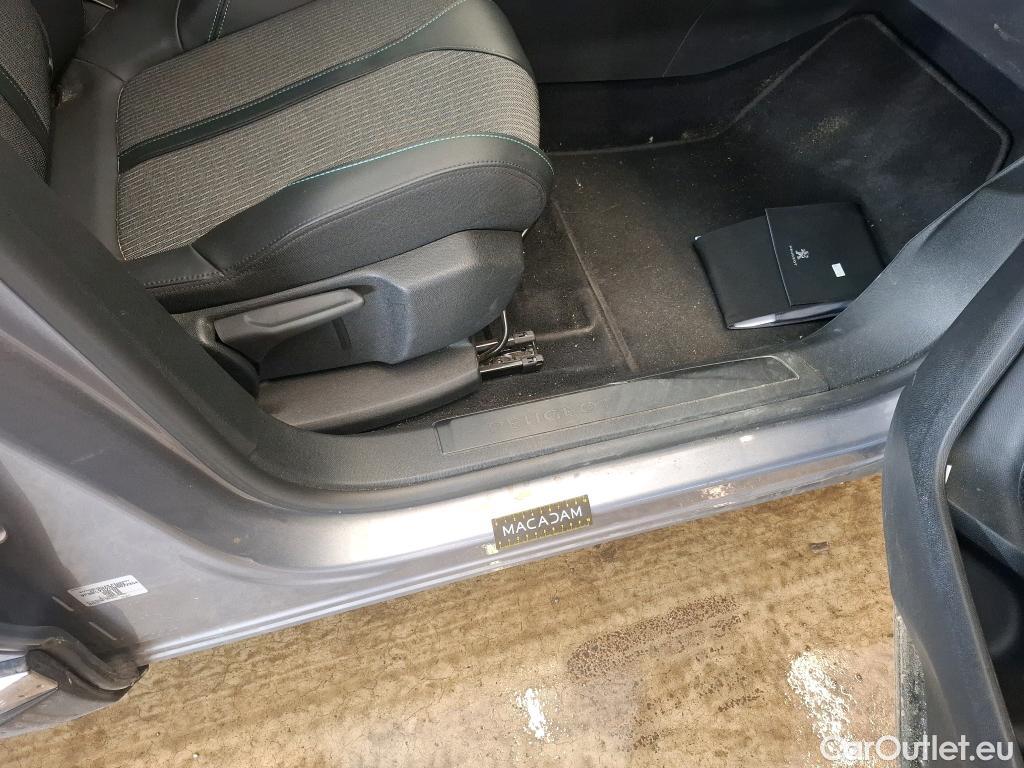  Peugeot  3008  Allure Pack 1.5 HDi 130CV BVA8 E6d #7