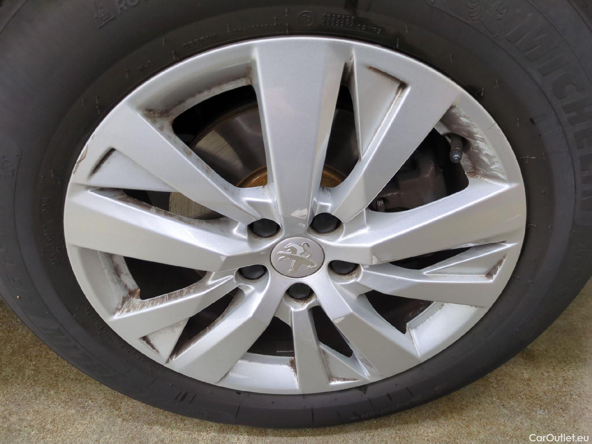  Peugeot  3008  Active 1.5 HDi 130CV BVM6 E6dT #13