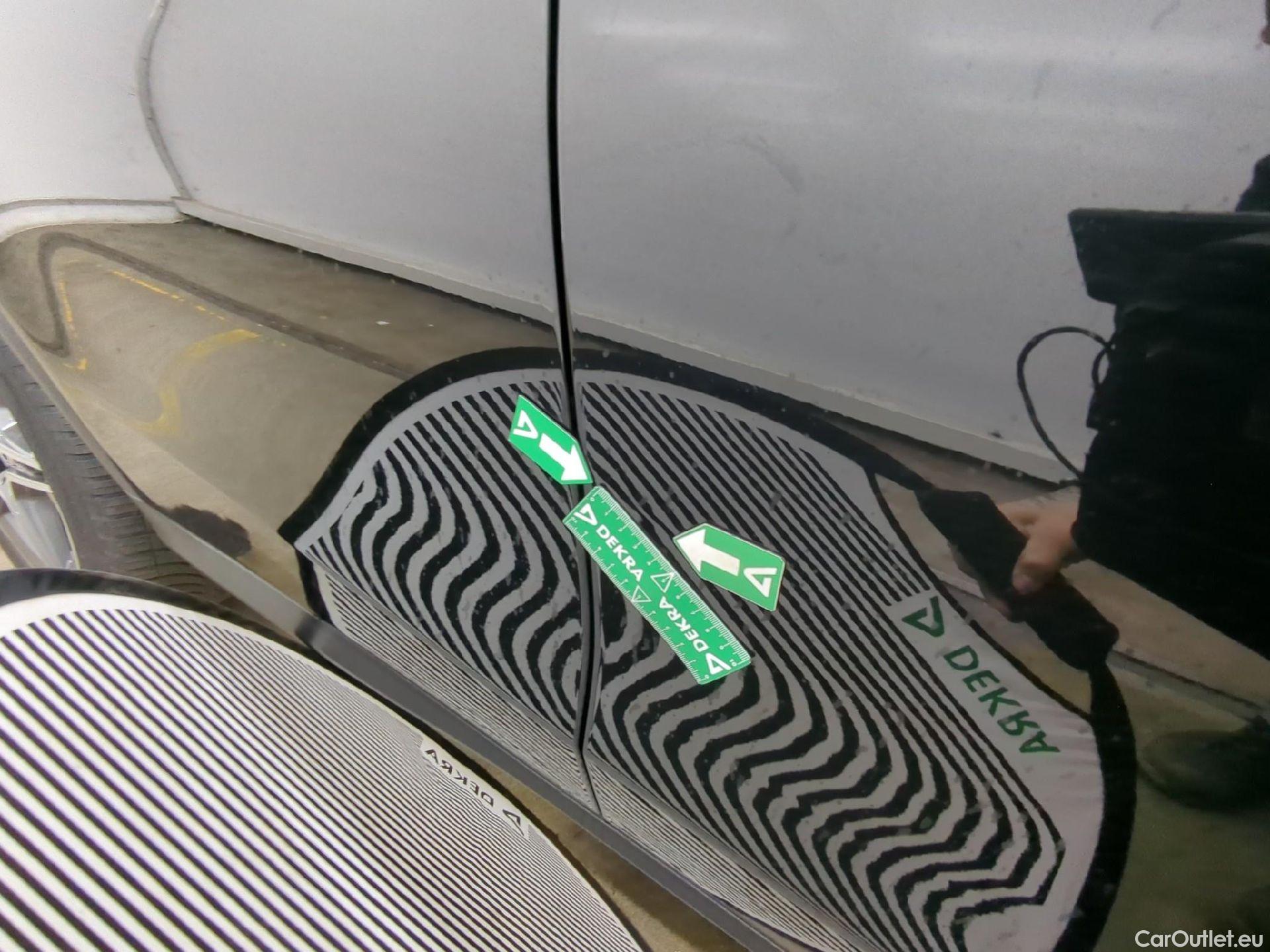  Mercedes  G-Klasee MERCEDES-BENZ GLC / 2019 / 5P / SUV GLC 300 e AMG Line 4Matic #6