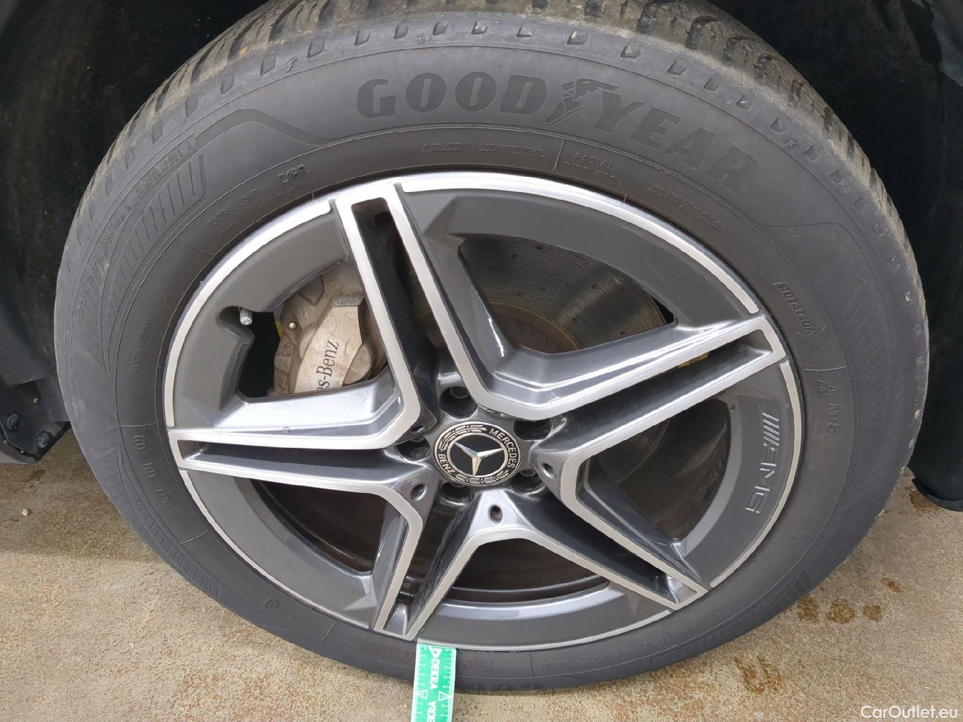  Mercedes  G-Klasee MERCEDES-BENZ GLC / 2019 / 5P / SUV GLC 300 e AMG Line 4Matic #1