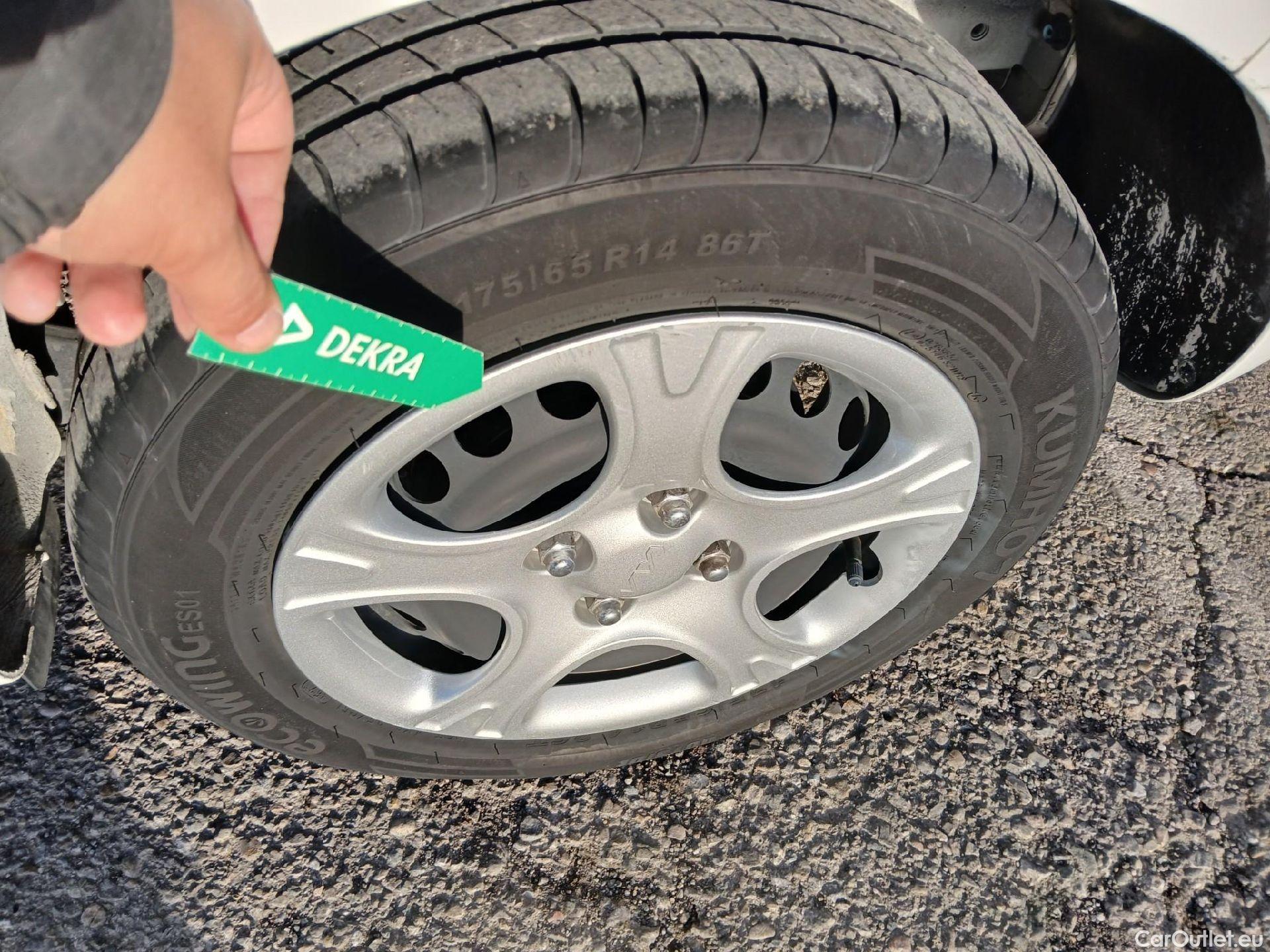  KIA  Picanto KIA  / 2020 / 5P / berlina con portón 1.0 DPi 49kW (67CV) Concept #13