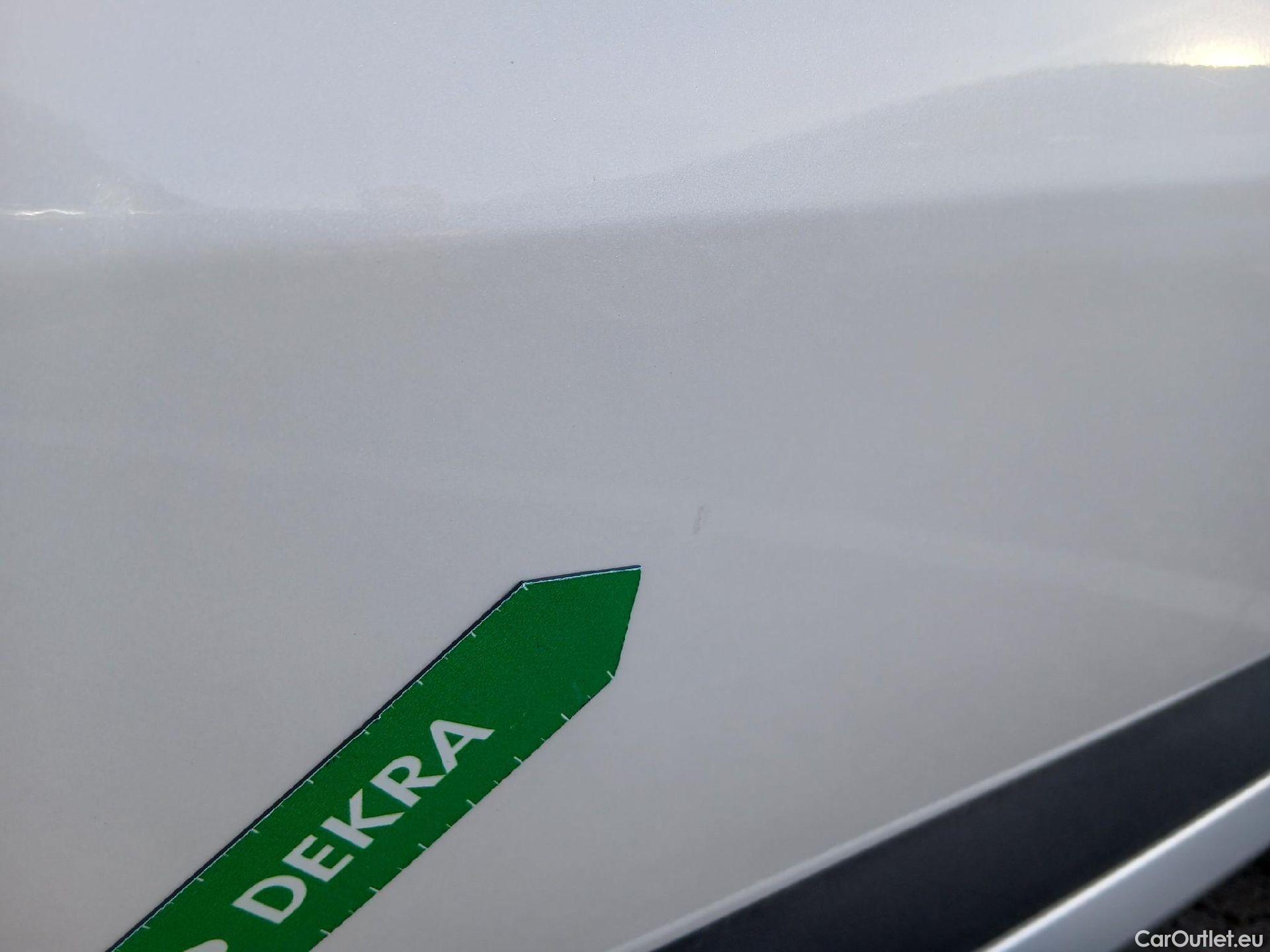  KIA  Sorento KIA  / 2020 / 5P / todoterreno 1.6 T-GDi HEV Drive 4x2 7pl #8