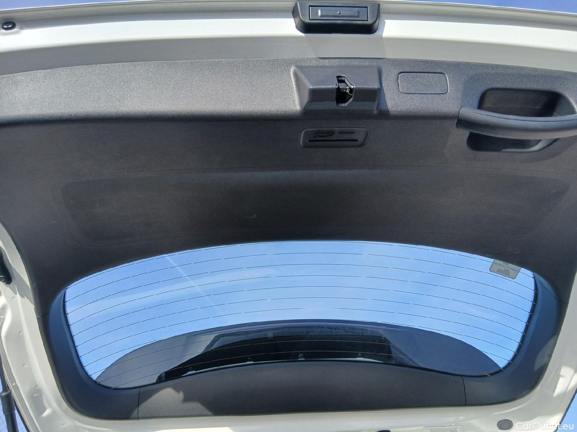  KIA  Sorento KIA  / 2020 / 5P / todoterreno 1.6 T-GDi HEV Drive 4x2 7pl #11