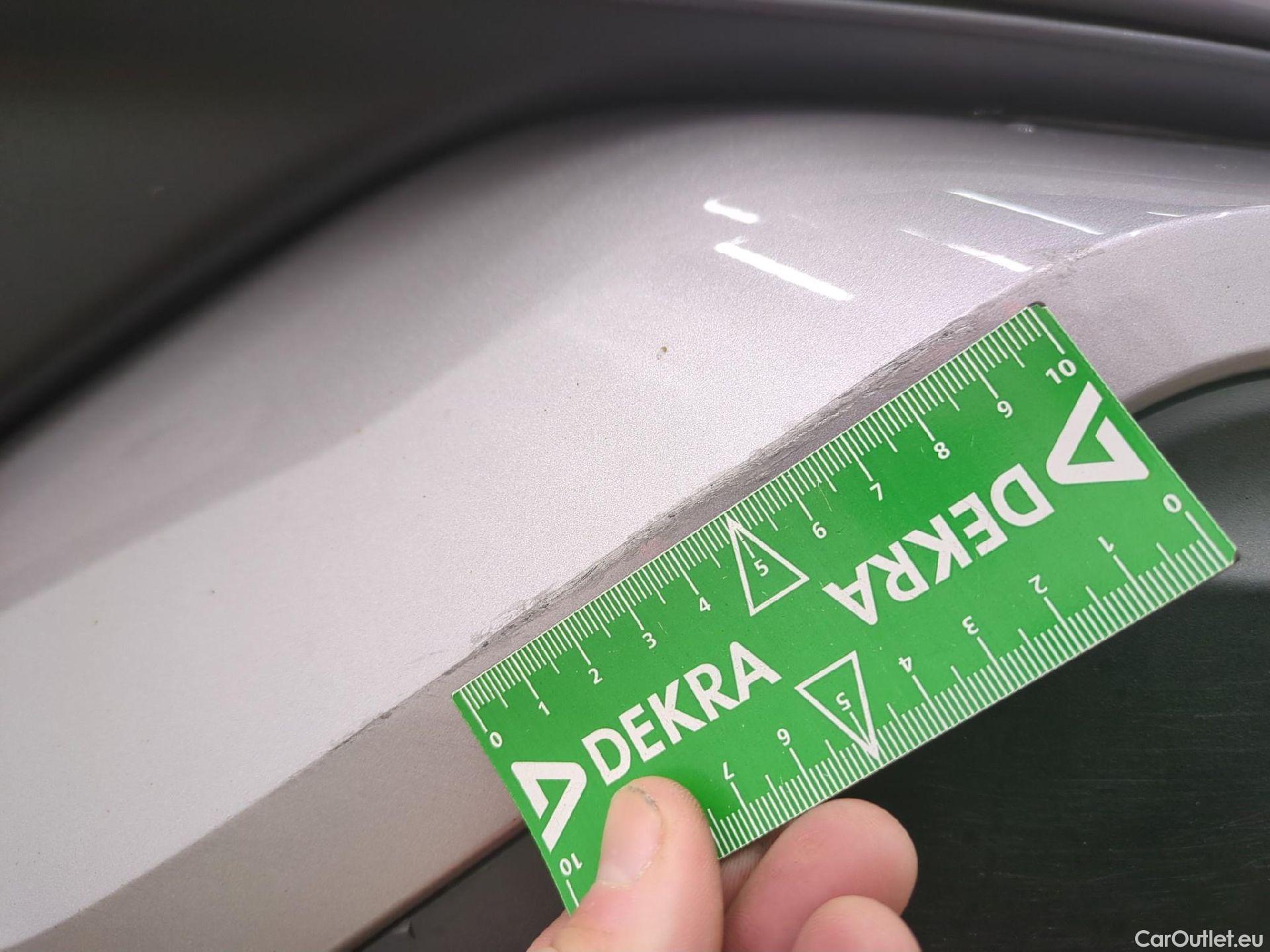  Toyota  C-HR TOYOTA  / 2016 / 5P / SUV 2.0 HYBRIDE 184 DISTINCTIVE #22