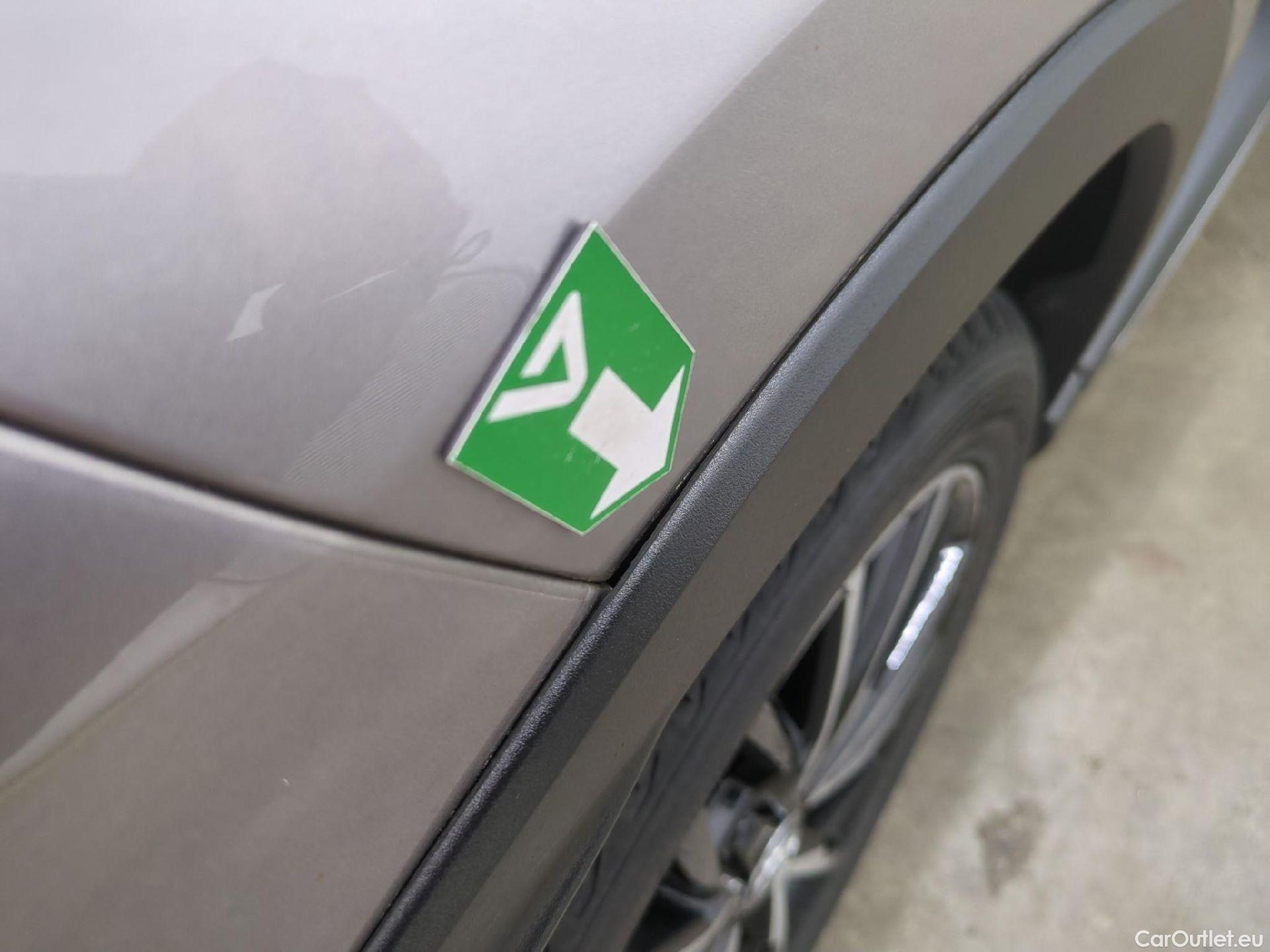  Toyota  C-HR TOYOTA  / 2016 / 5P / SUV 2.0 HYBRIDE 184 DISTINCTIVE #43