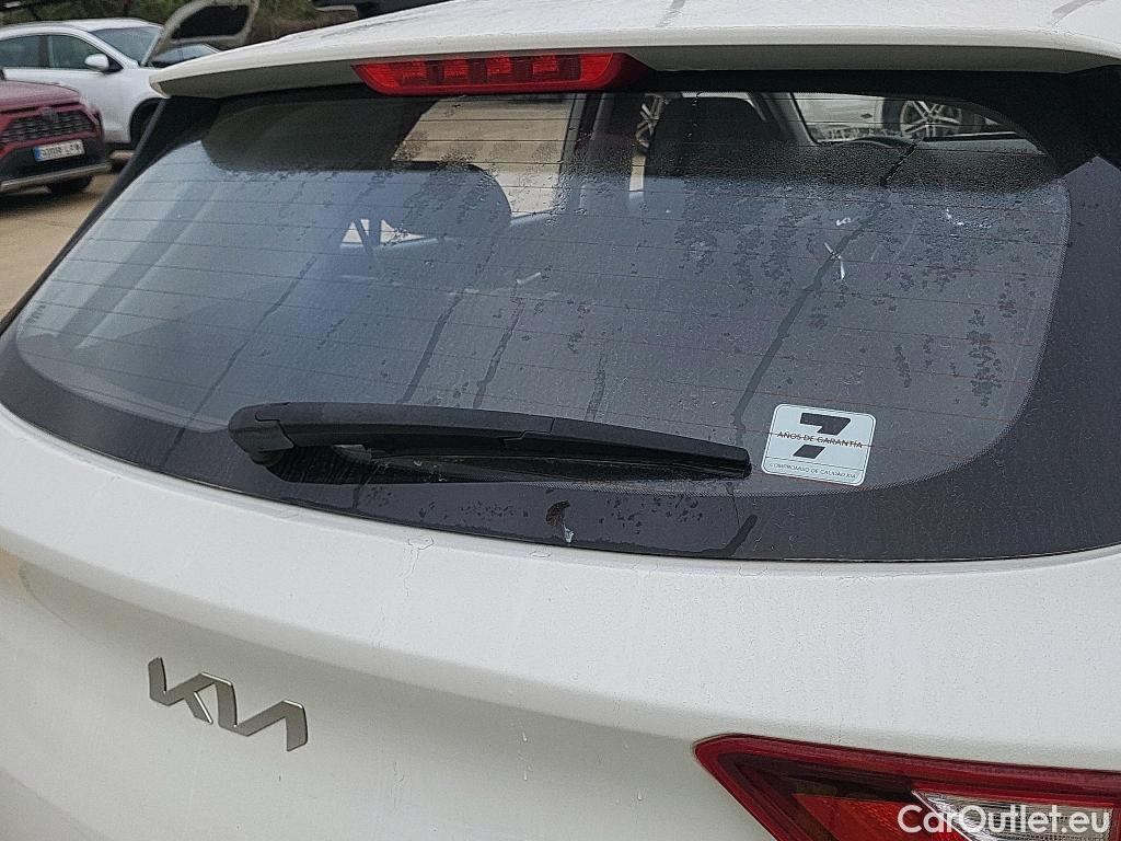  KIA  STONIC KIA  / 2017 / 5P / todoterreno 1.0 T-GDi 74kW (100CV) MHEV iMT Concept #17