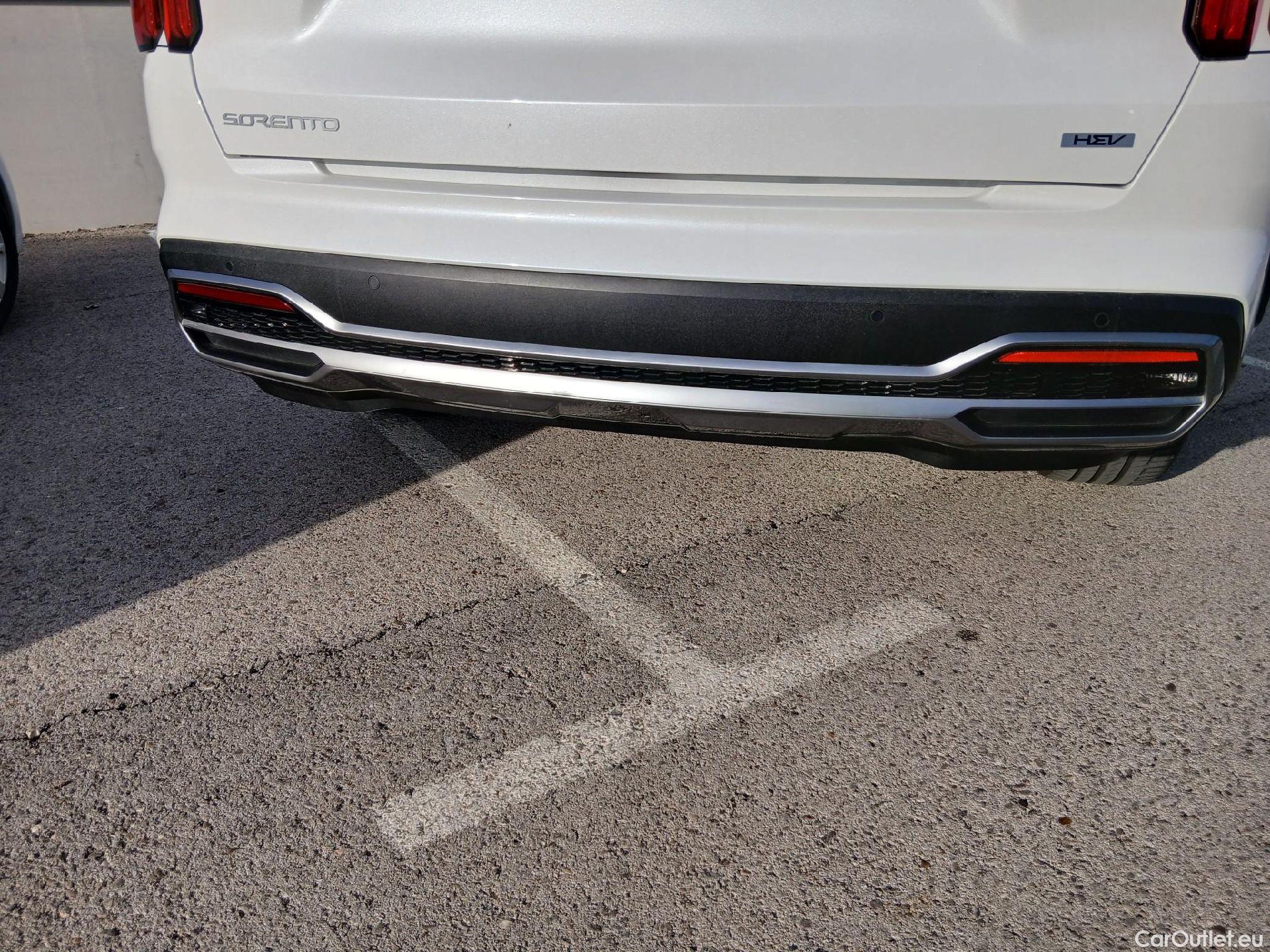  KIA  Sorento KIA  / 2020 / 5P / todoterreno 1.6 T-GDi HEV Drive 4x2 7pl #9