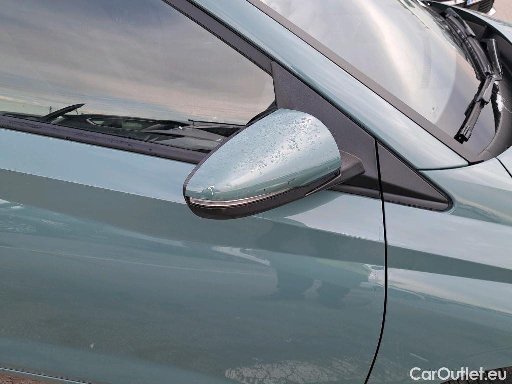  Hyundai  i20 HYUNDAI  / 2023 / 5P / berlina con portón 1.0 TGDI Klass #30