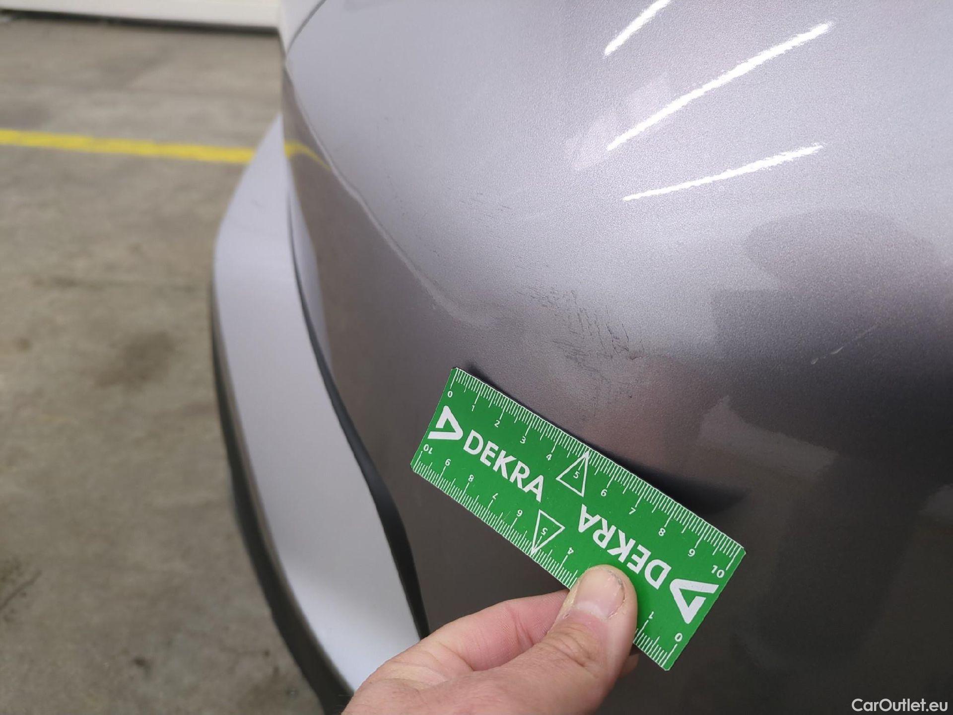  Toyota  C-HR TOYOTA  / 2016 / 5P / SUV 2.0 HYBRIDE 184 DISTINCTIVE #23