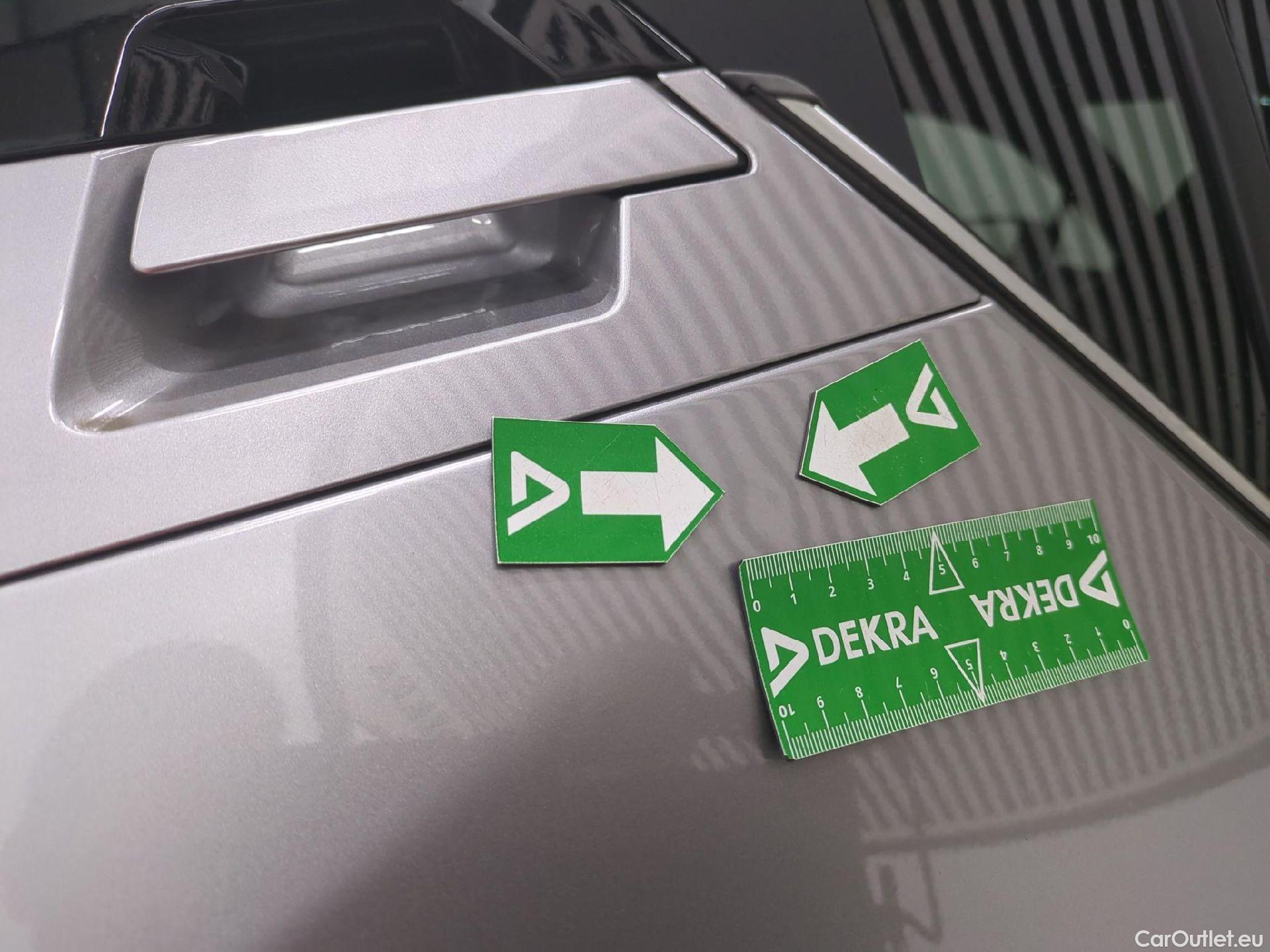  Toyota  C-HR TOYOTA  / 2016 / 5P / SUV 2.0 HYBRIDE 184 DISTINCTIVE #41