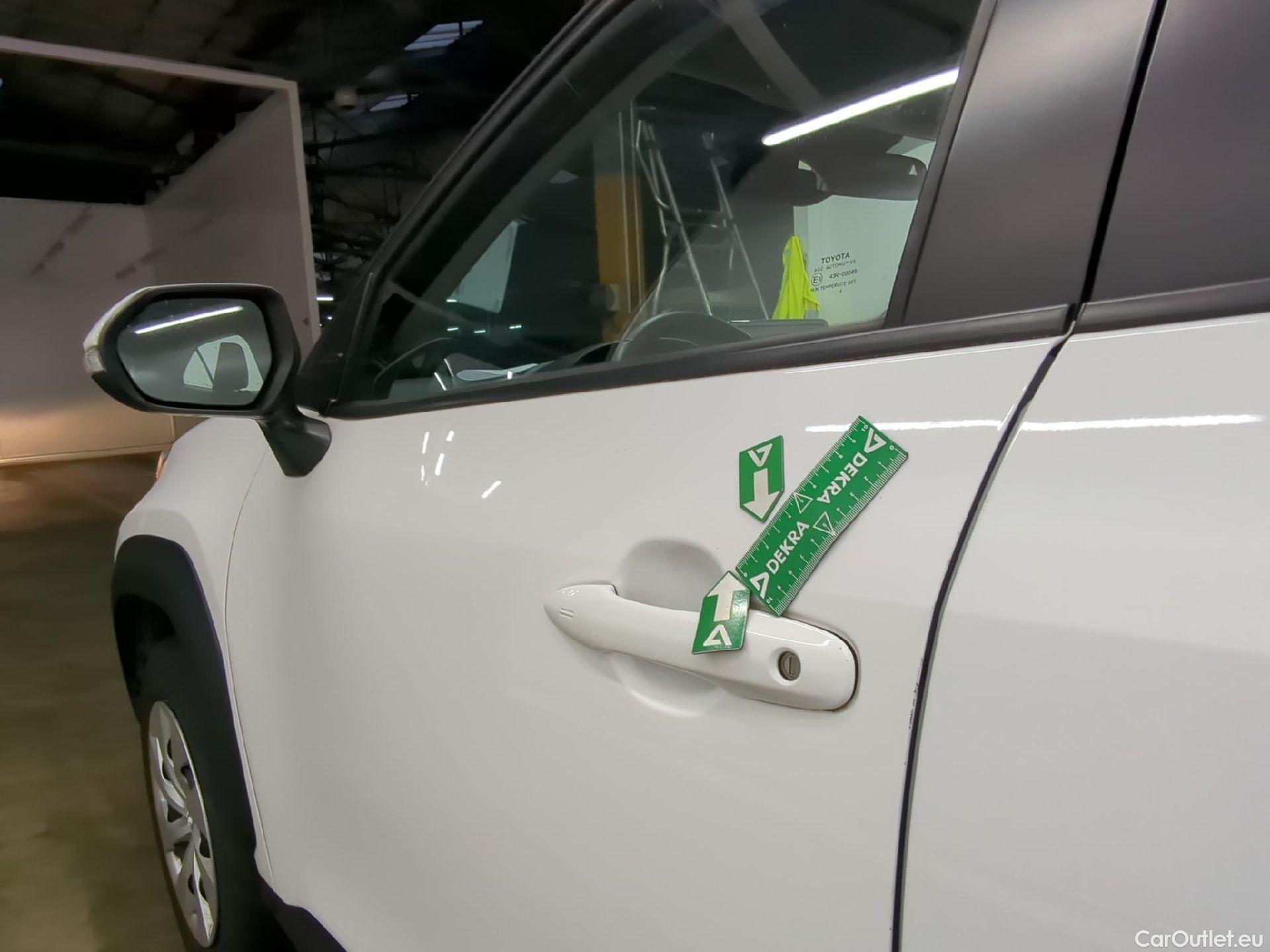  Toyota  Yaris Cross TOYOTA  Hybride / 2021 / 5P / SUV 1.5 HYBRID 116H DYNAMIC AUTO #13