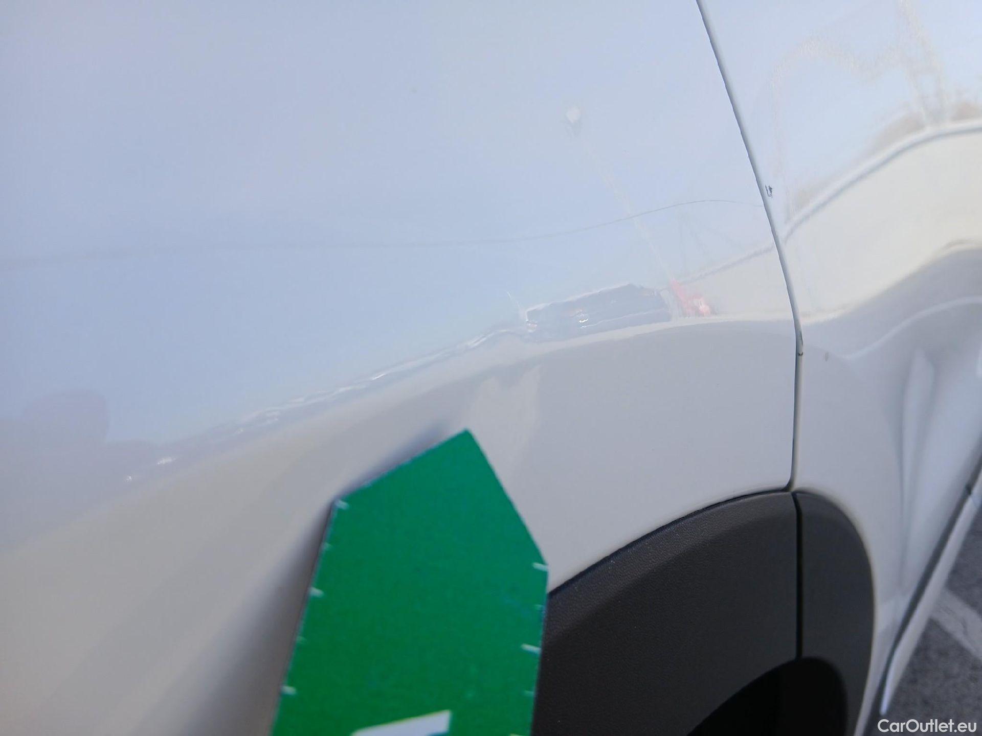  KIA  Sorento KIA  / 2020 / 5P / todoterreno 1.6 T-GDi HEV Drive 4x2 7pl #14