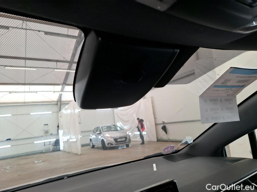  Toyota  Corolla TOYOTA  / 2018 / 5P / Berline Hybride 122h Dynamic Business Beyond Zer #19