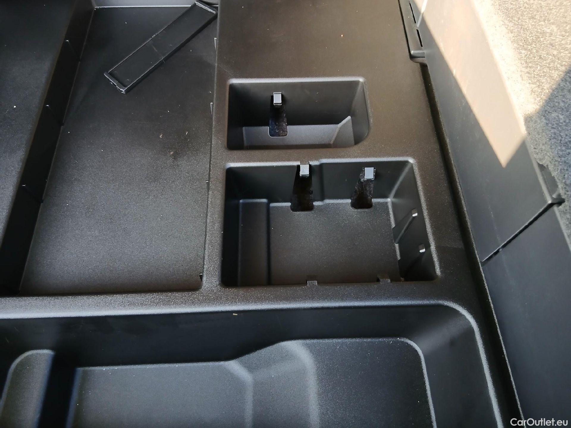  Lexus  UX LEXUS  / 2018 / 5P / todoterreno 2.0 250h Premium #2