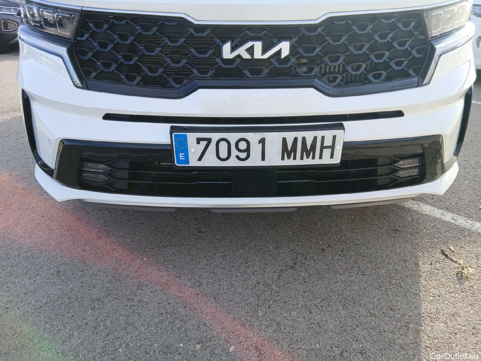  KIA  Sorento KIA  / 2020 / 5P / todoterreno 1.6 T-GDi HEV Drive 4x2 7pl #2