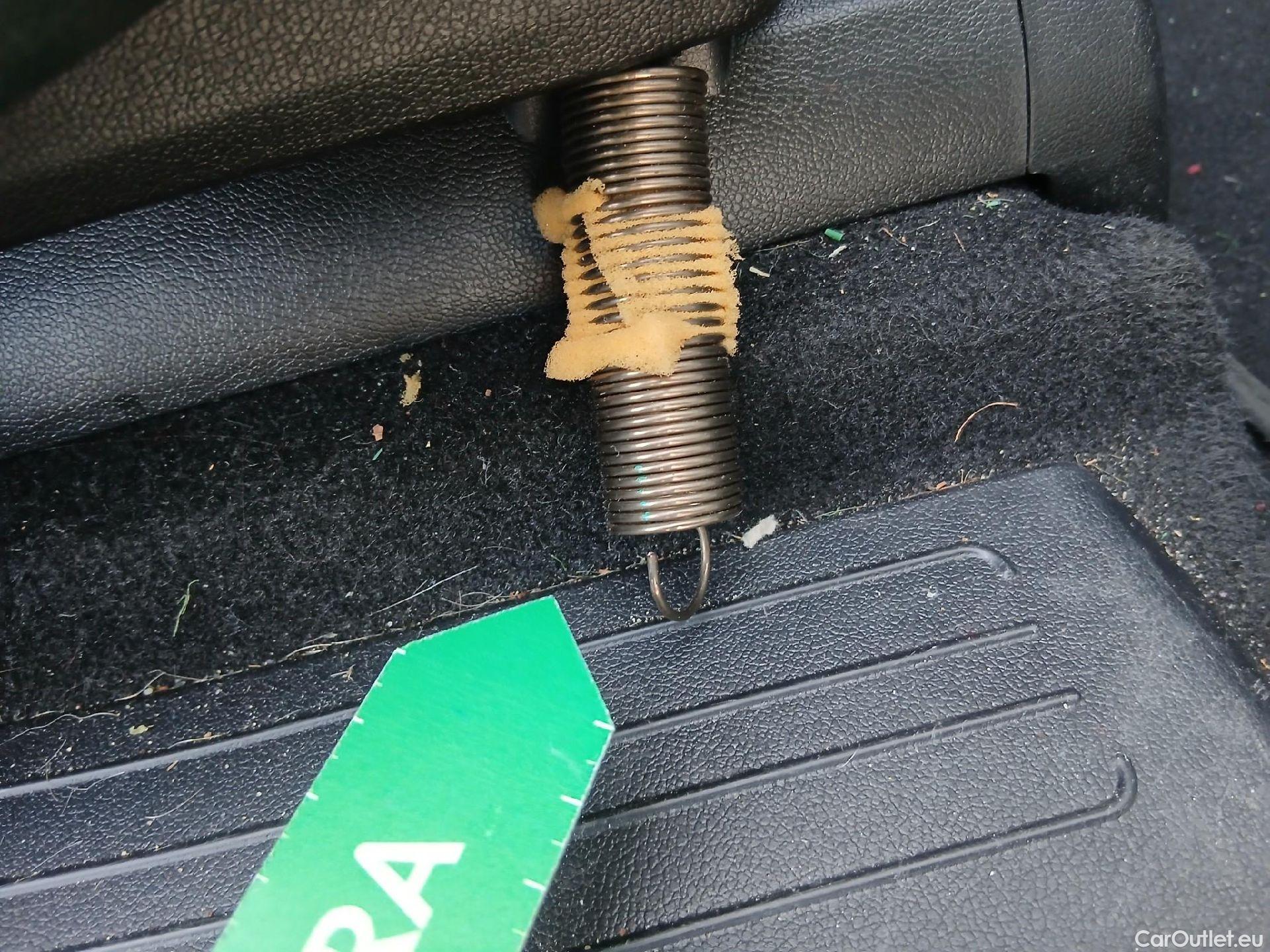  KIA  Sorento KIA  / 2020 / 5P / todoterreno 1.6 T-GDi HEV Drive 4x2 7pl #25