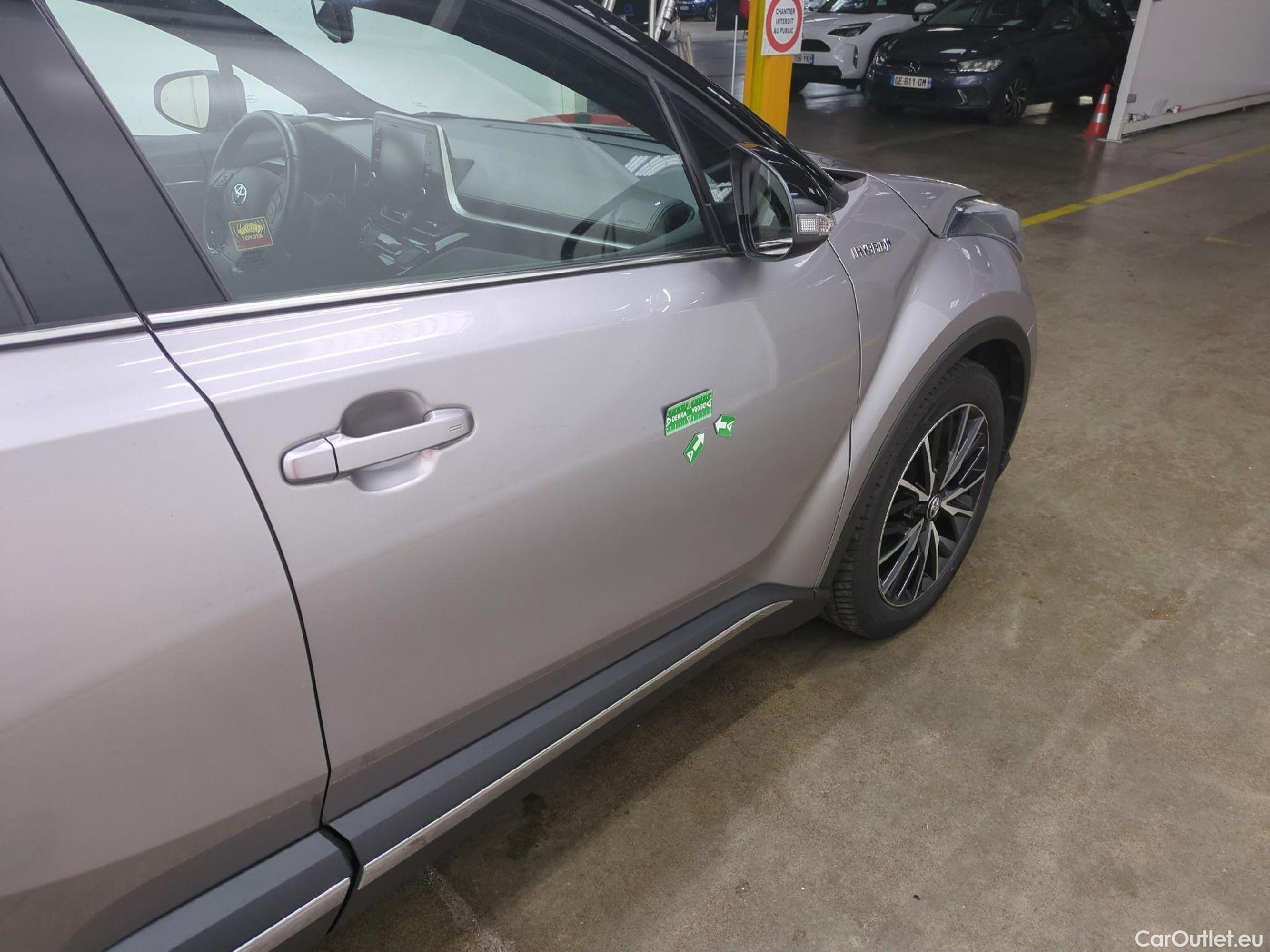  Toyota  C-HR TOYOTA  / 2016 / 5P / SUV 2.0 HYBRIDE 184 DISTINCTIVE #45