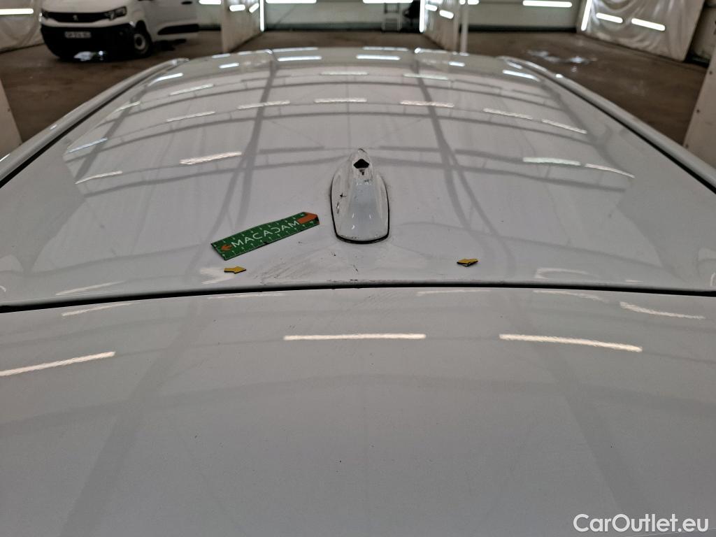  Toyota  Corolla TOYOTA  / 2018 / 5P / Berline Hybride 122h Dynamic Business Beyond Zer #1