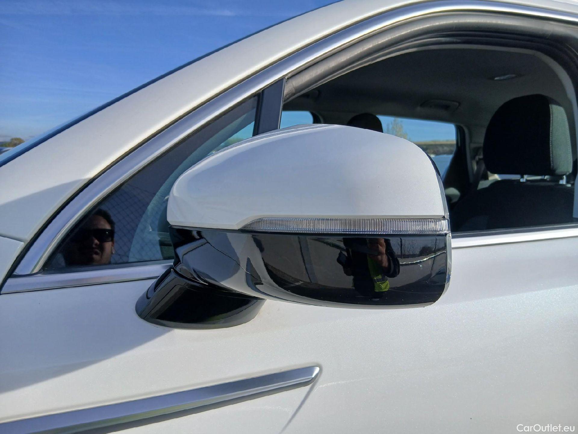  KIA  Sorento KIA  / 2020 / 5P / todoterreno 1.6 T-GDi HEV Drive 4x2 7pl #4