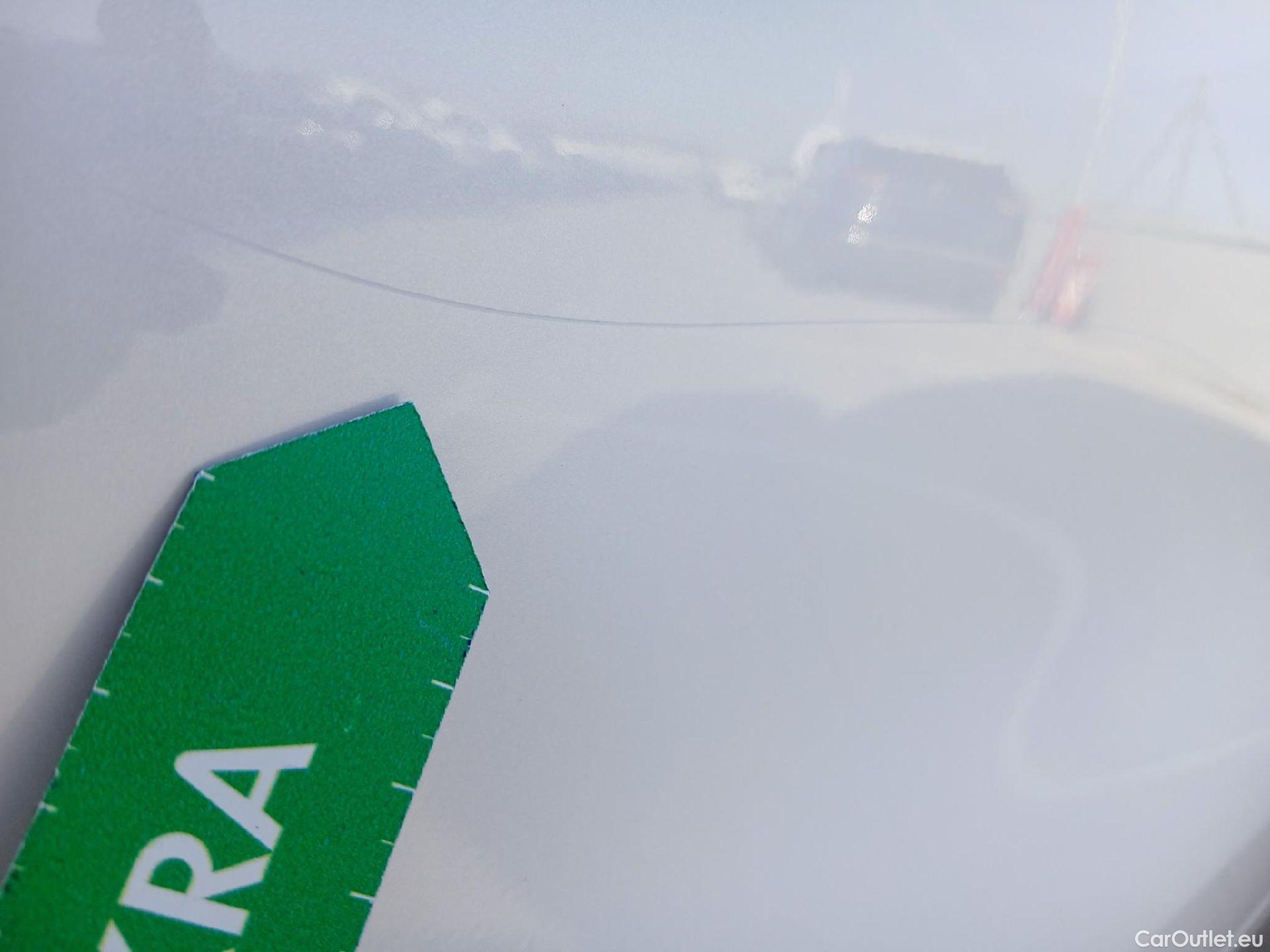  KIA  Sorento KIA  / 2020 / 5P / todoterreno 1.6 T-GDi HEV Drive 4x2 7pl #17