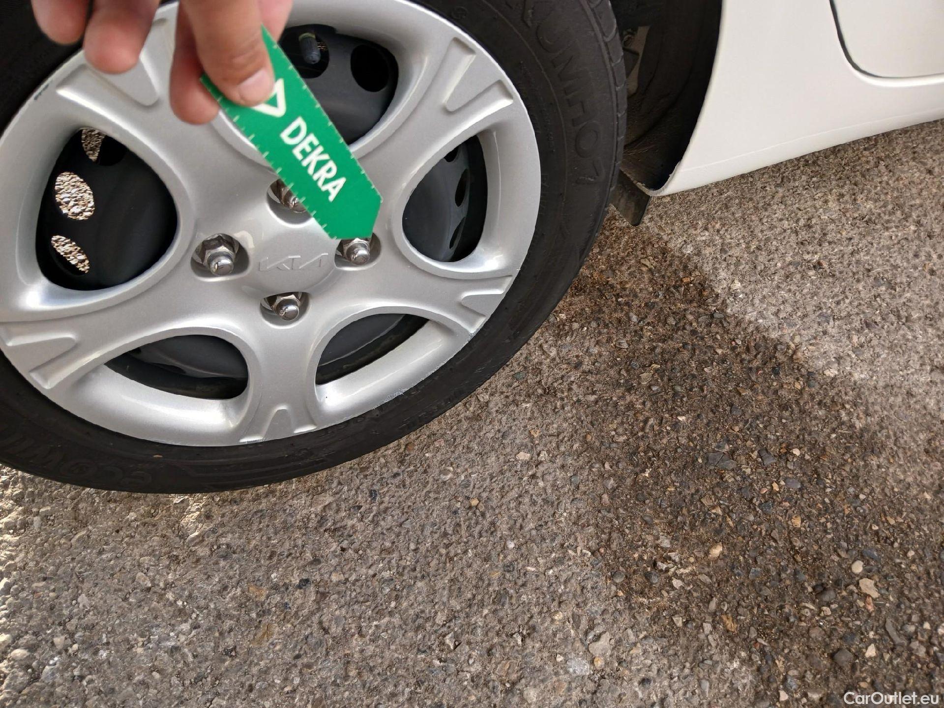  KIA  Picanto KIA  / 2020 / 5P / berlina con portón 1.0 DPi 49kW (67CV) Concept #19