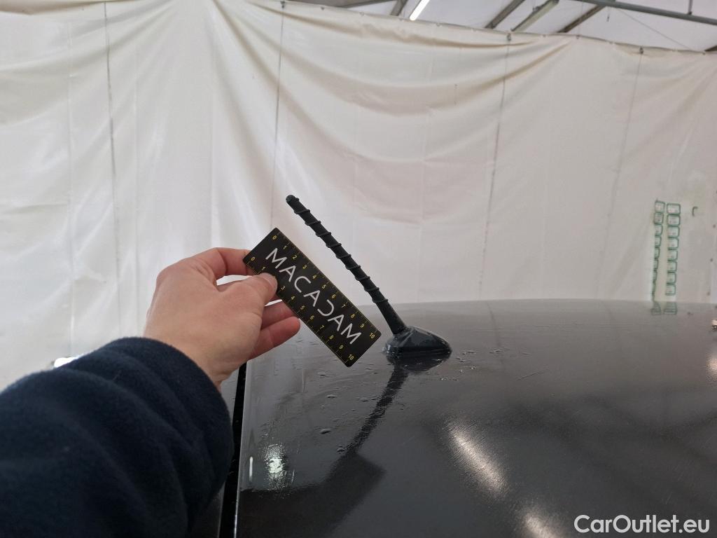  Toyota  Yaris TOYOTA  Hybride / 2017 / 5P / Berline 1.5 VVT-I HYBRID France Business #4