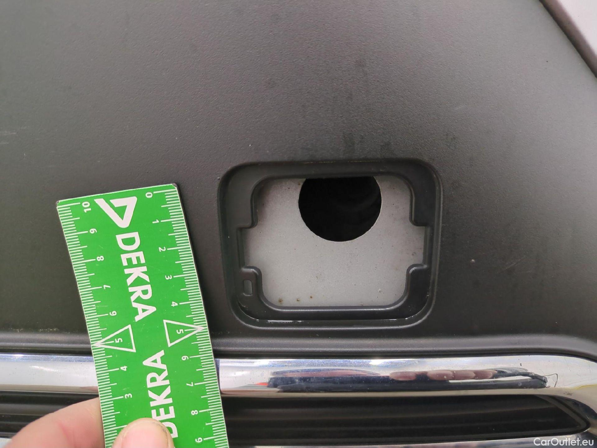  Toyota  C-HR TOYOTA  / 2016 / 5P / SUV 2.0 HYBRIDE 184 DISTINCTIVE #36