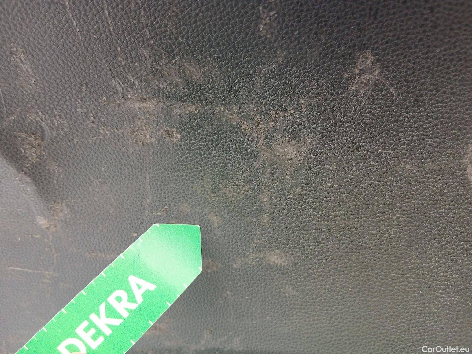  Toyota  Corolla TOYOTA  / 2019 / 5P / familiar 1.8 125H ACTIVE TECH E-CVT TOU SPORT #9