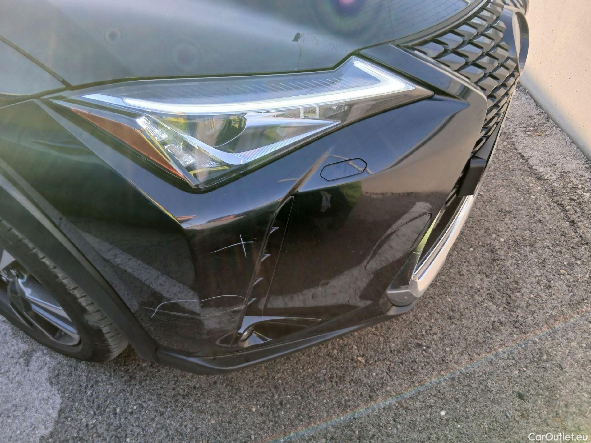  Lexus  UX LEXUS  / 2018 / 5P / todoterreno 2.0 250h Premium #4