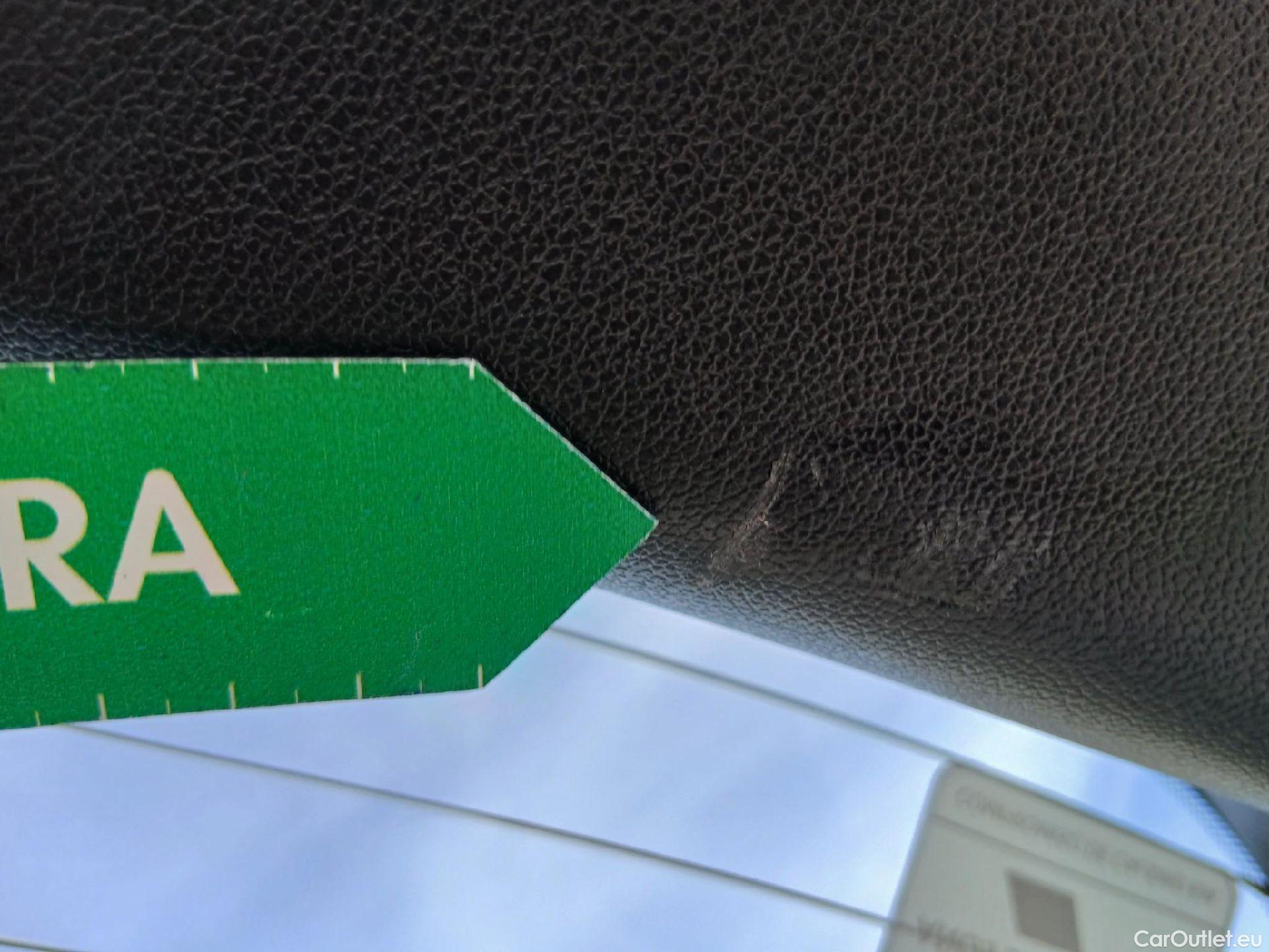  KIA  Sorento KIA  / 2020 / 5P / todoterreno 1.6 T-GDi HEV Drive 4x2 7pl #12