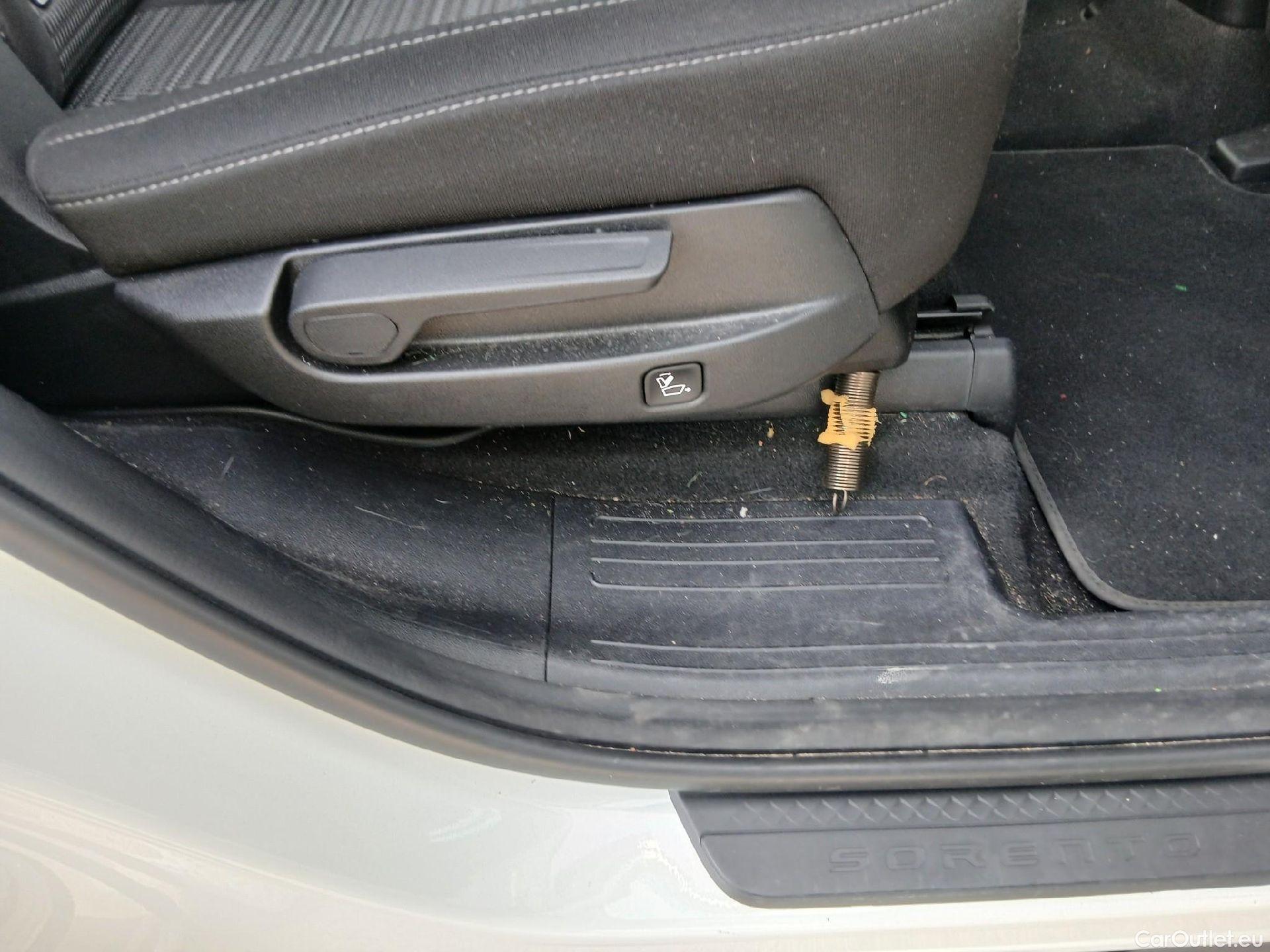  KIA  Sorento KIA  / 2020 / 5P / todoterreno 1.6 T-GDi HEV Drive 4x2 7pl #24