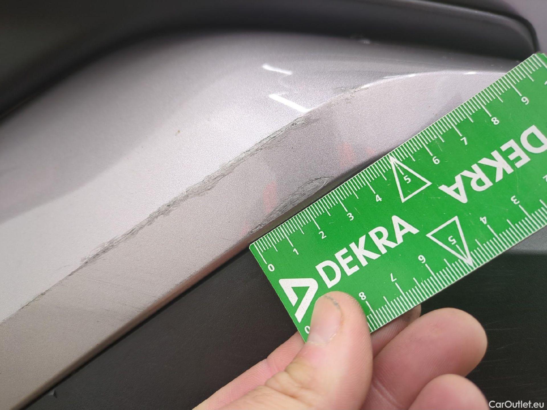  Toyota  C-HR TOYOTA  / 2016 / 5P / SUV 2.0 HYBRIDE 184 DISTINCTIVE #25