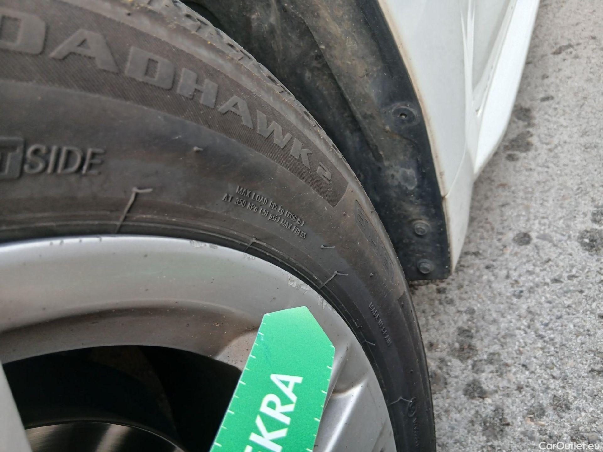  Toyota  Corolla TOYOTA  / 2019 / 5P / familiar 1.8 125H ACTIVE TECH E-CVT TOU SPORT #2