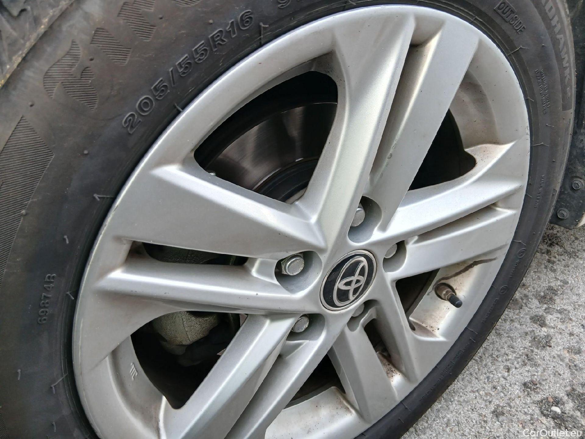  Toyota  Corolla TOYOTA  / 2019 / 5P / familiar 1.8 125H ACTIVE TECH E-CVT TOU SPORT #1