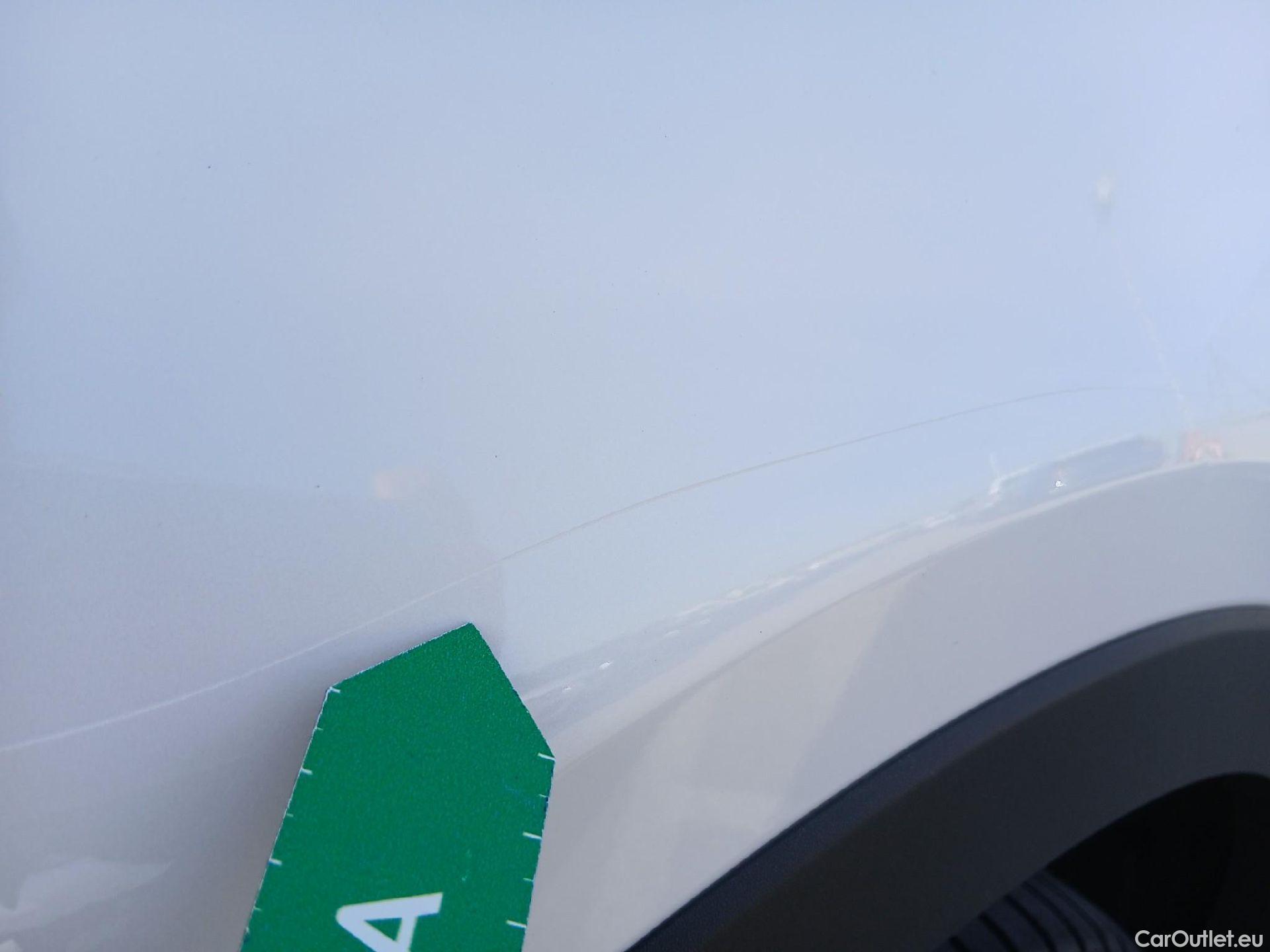  KIA  Sorento KIA  / 2020 / 5P / todoterreno 1.6 T-GDi HEV Drive 4x2 7pl #15