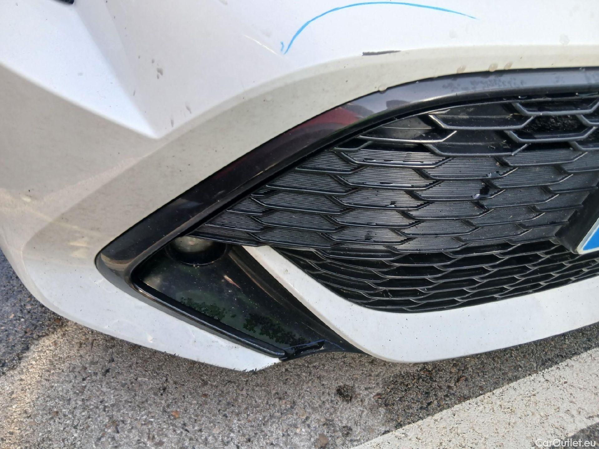  Toyota  Corolla TOYOTA  / 2019 / 5P / familiar 1.8 125H ACTIVE TECH E-CVT TOU SPORT #21