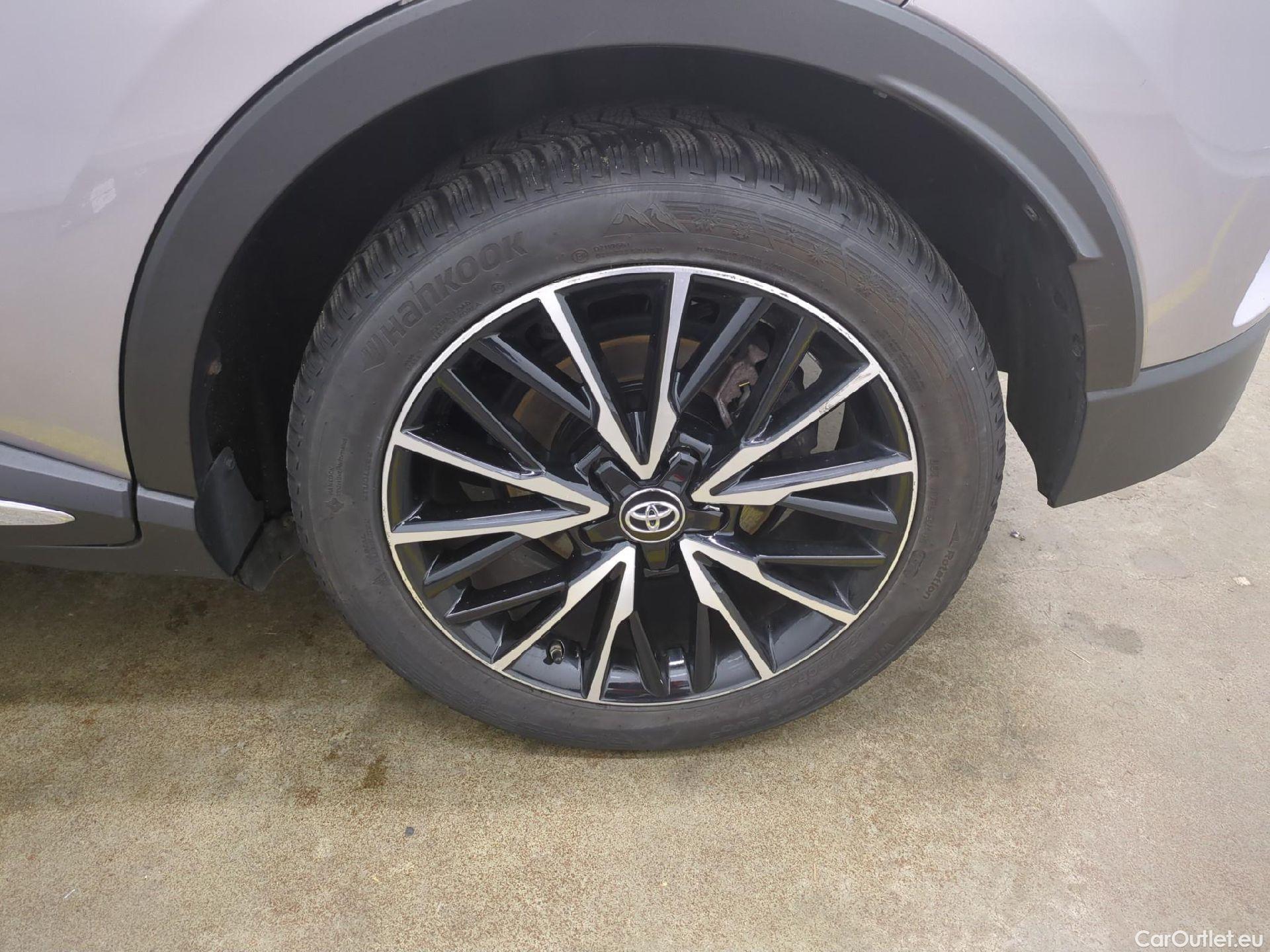  Toyota  C-HR TOYOTA  / 2016 / 5P / SUV 2.0 HYBRIDE 184 DISTINCTIVE #5