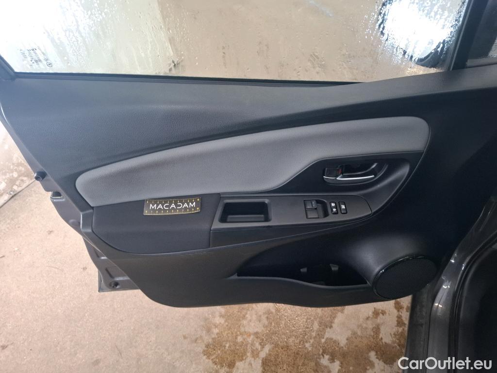  Toyota  Yaris TOYOTA  Hybride / 2017 / 5P / Berline 1.5 VVT-I HYBRID France Business #1