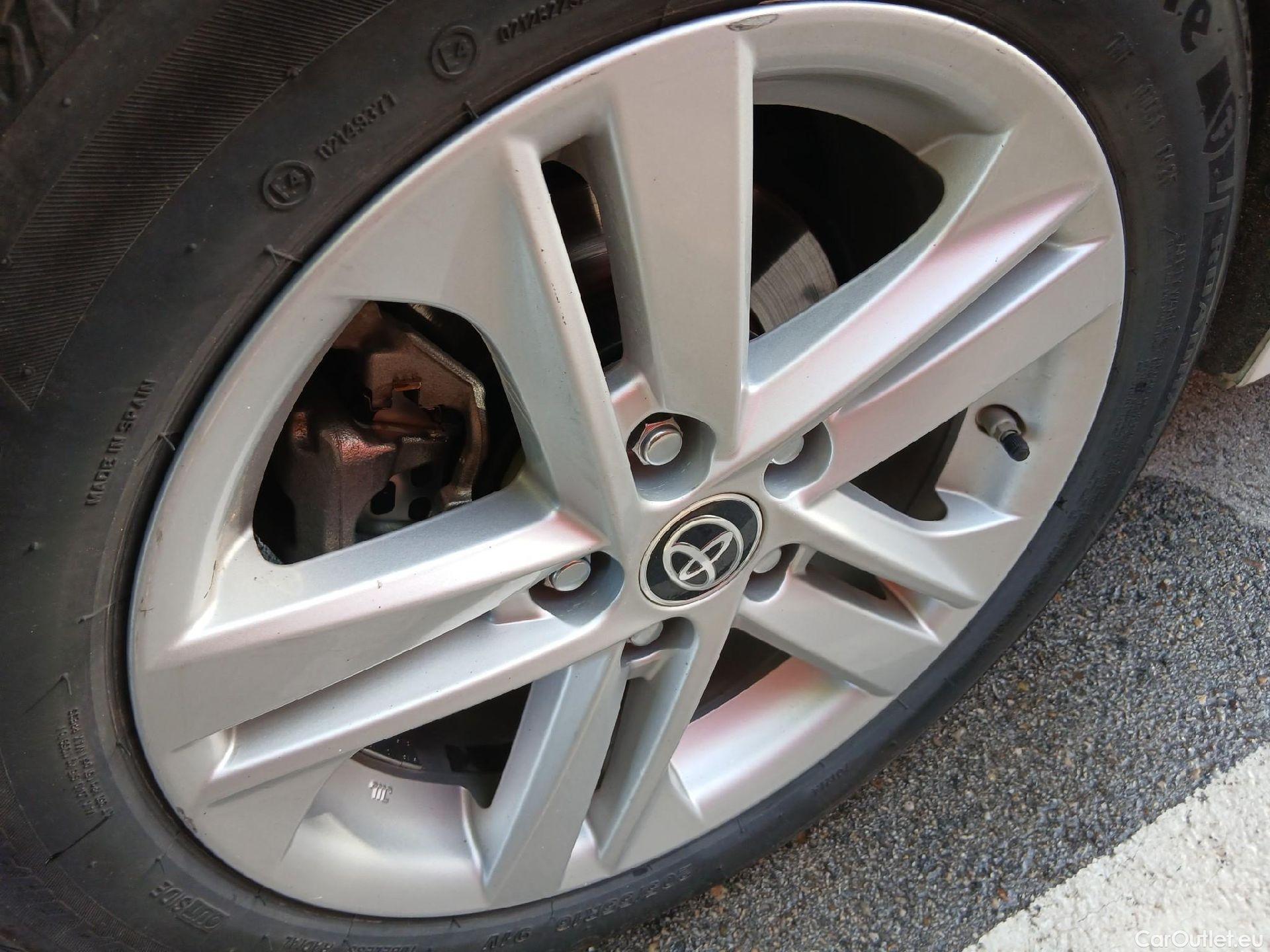  Toyota  Corolla TOYOTA  / 2019 / 5P / familiar 1.8 125H ACTIVE TECH E-CVT TOU SPORT #13