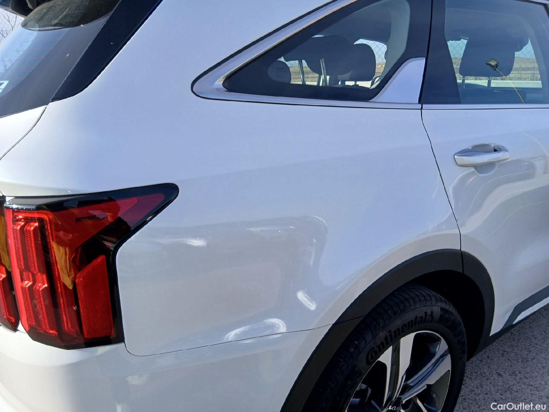  KIA  Sorento KIA  / 2020 / 5P / todoterreno 1.6 T-GDi HEV Drive 4x2 7pl #13