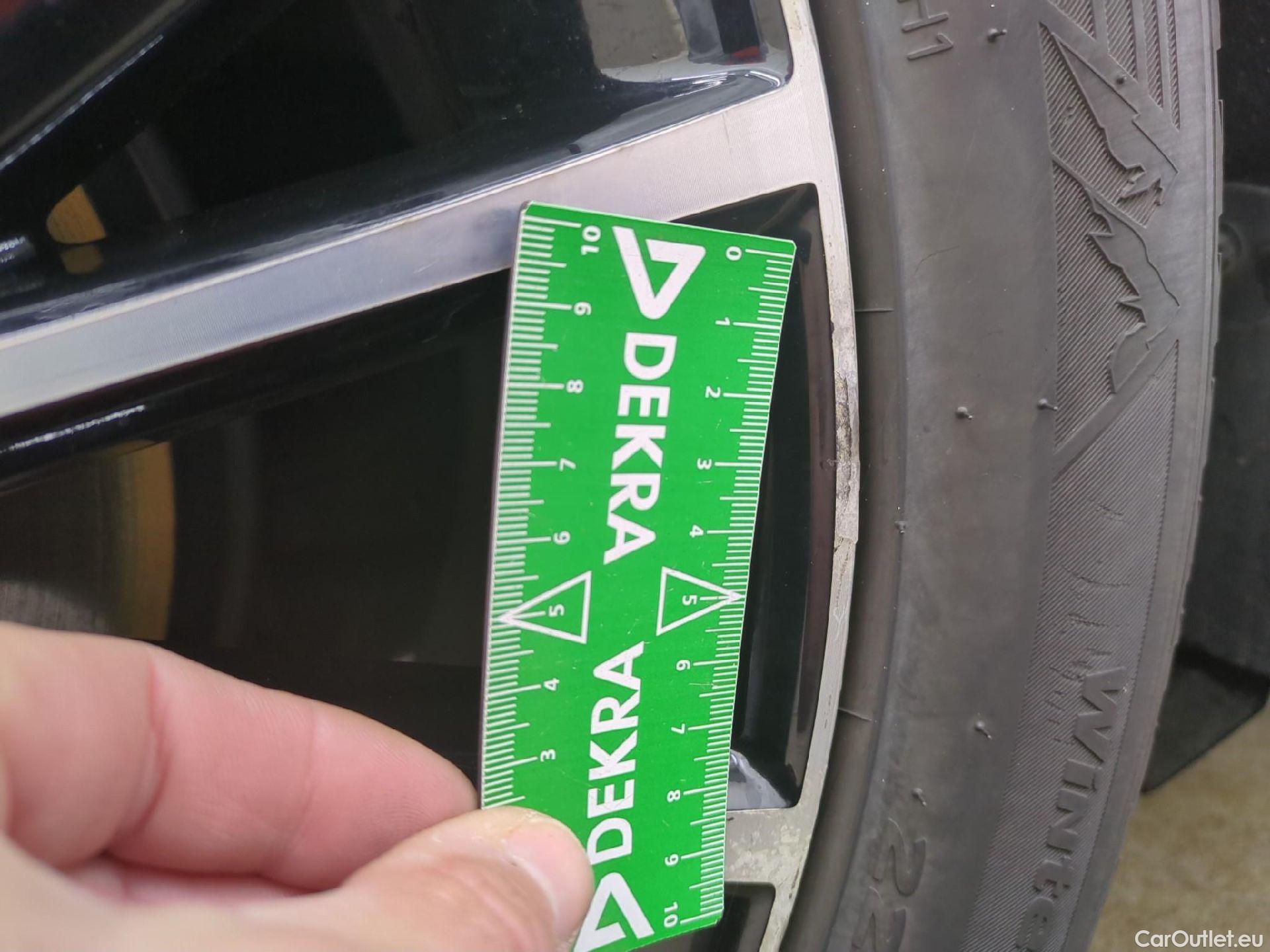  Toyota  C-HR TOYOTA  / 2016 / 5P / SUV 2.0 HYBRIDE 184 DISTINCTIVE #14