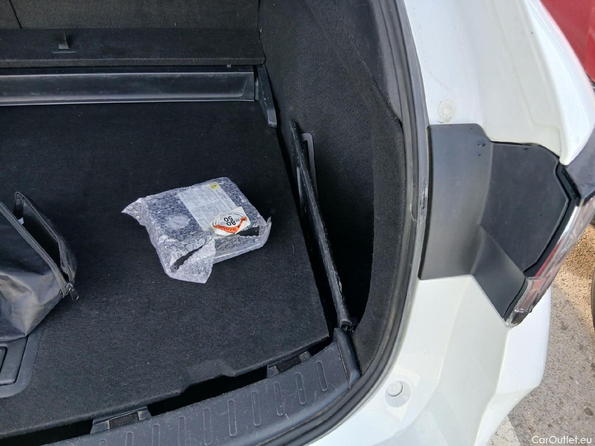  Toyota  Corolla TOYOTA  / 2019 / 5P / familiar 1.8 125H ACTIVE TECH E-CVT TOU SPORT #10