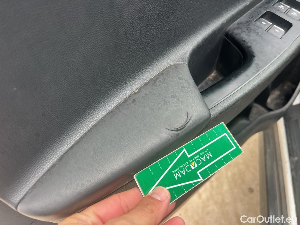  Hyundai  Tucson HYUNDAI  / 2018 / 5P / todoterreno 1.6 CRDI 85kW (116CV) 48V SLE 4X2(SP)(SL) #9