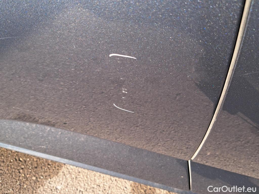  Renault  Megane RENAULT Mégane / 2015 / 5P / berlina con portón Zen TCe 103 kW (140CV) EDC GPF #17