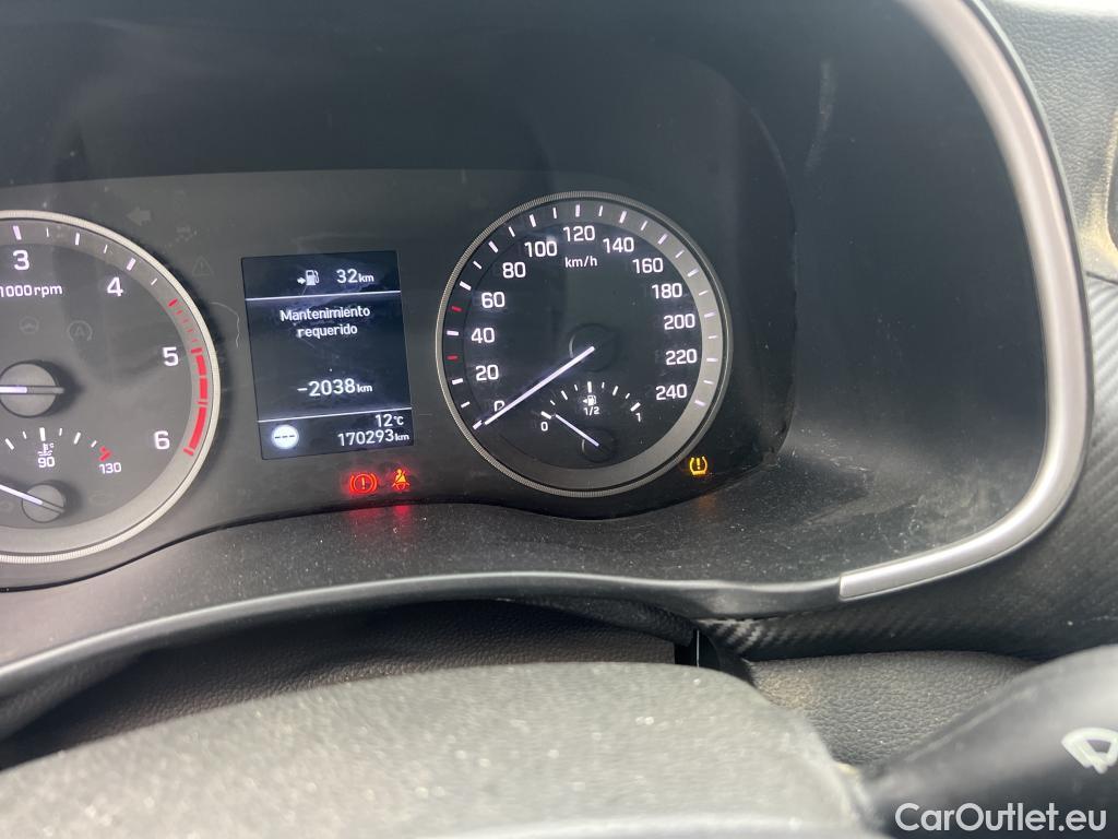  Hyundai  Tucson HYUNDAI  / 2018 / 5P / todoterreno 1.6 CRDI 85kW (116CV) 48V SLE 4X2(SP)(SL) #21