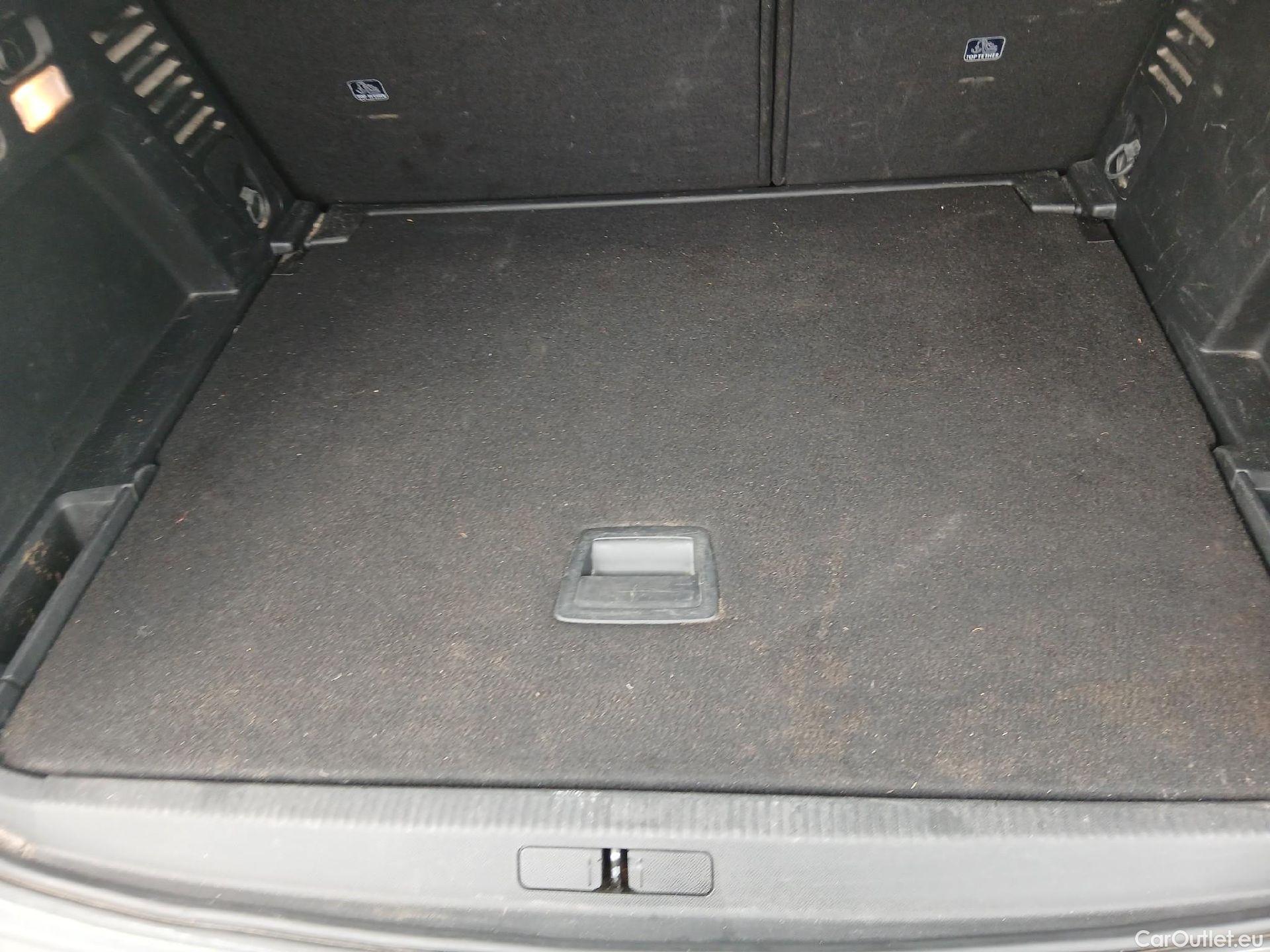  Peugeot  3008 PEUGEOT  / 2020 / 5P / todoterreno 1.5 BlueHDi 96kW (130CV) S&S Active Pack (AC3) #29